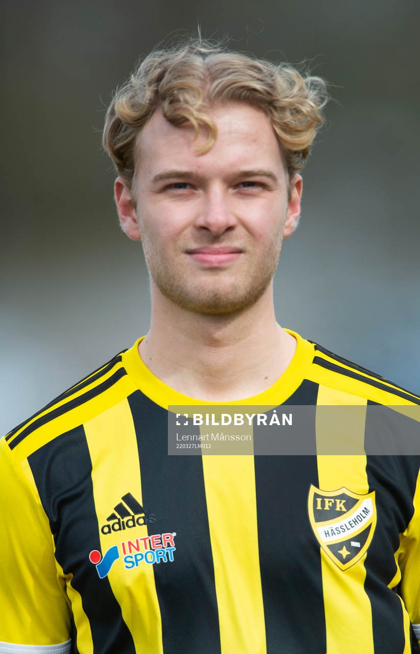 7 IFK Hässleholms Victor Holmberg i A-truppen, lagbild och