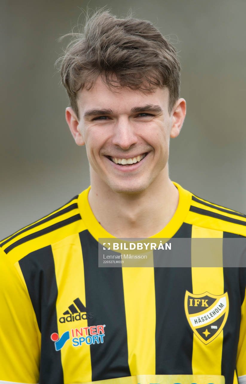 IFK Hässleholms Elliot Nilsson i A-truppen, lagbild och