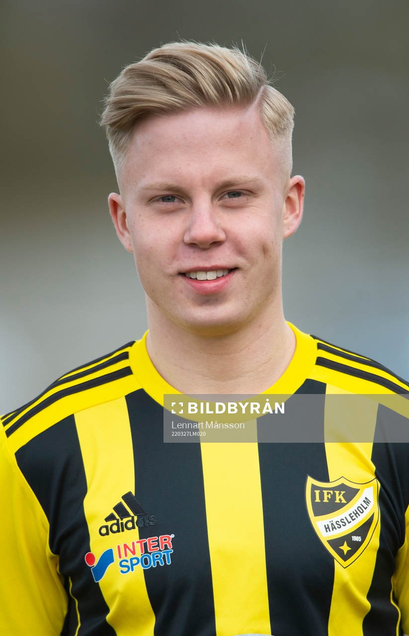 IFK Hässleholms Wictor Willseus i A-truppen, lagbild och porträtt i Hässleholm, i Hässleholm 27 mars 2022.
