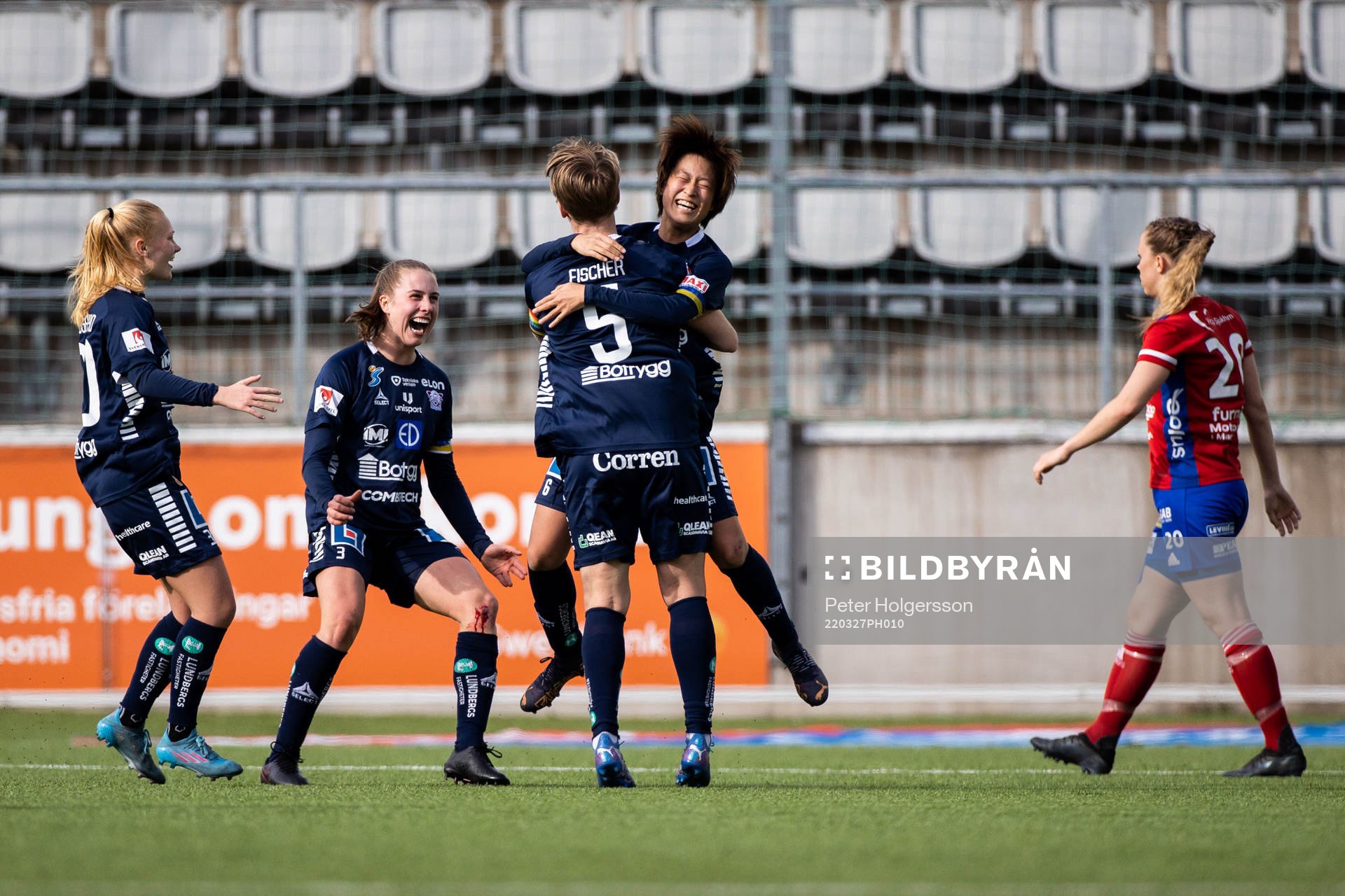 Linköpings Saori Takarada jublar