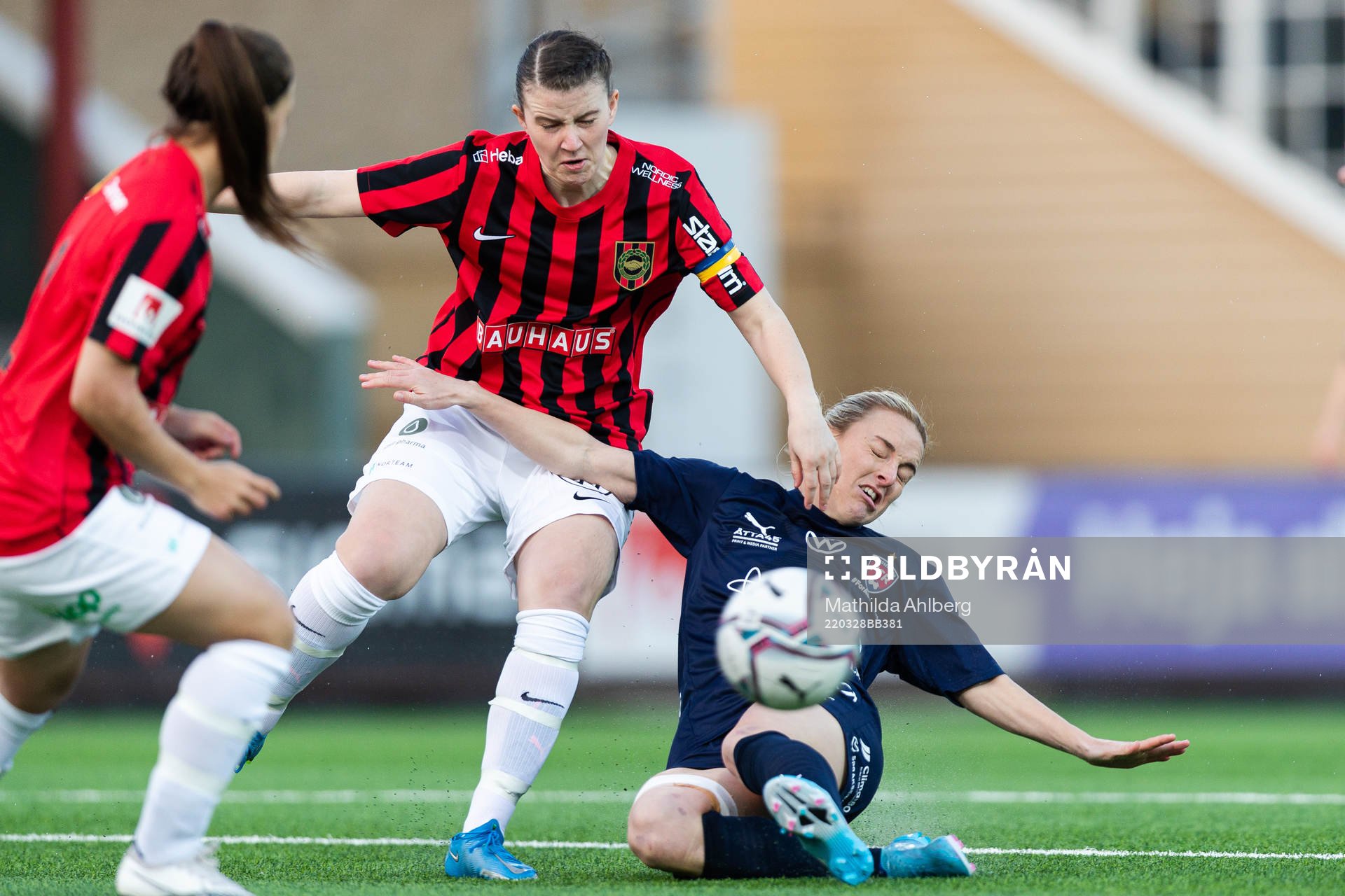 Brommapojkarnas Alexsandra Lobanova och Rosengårds Mimmi