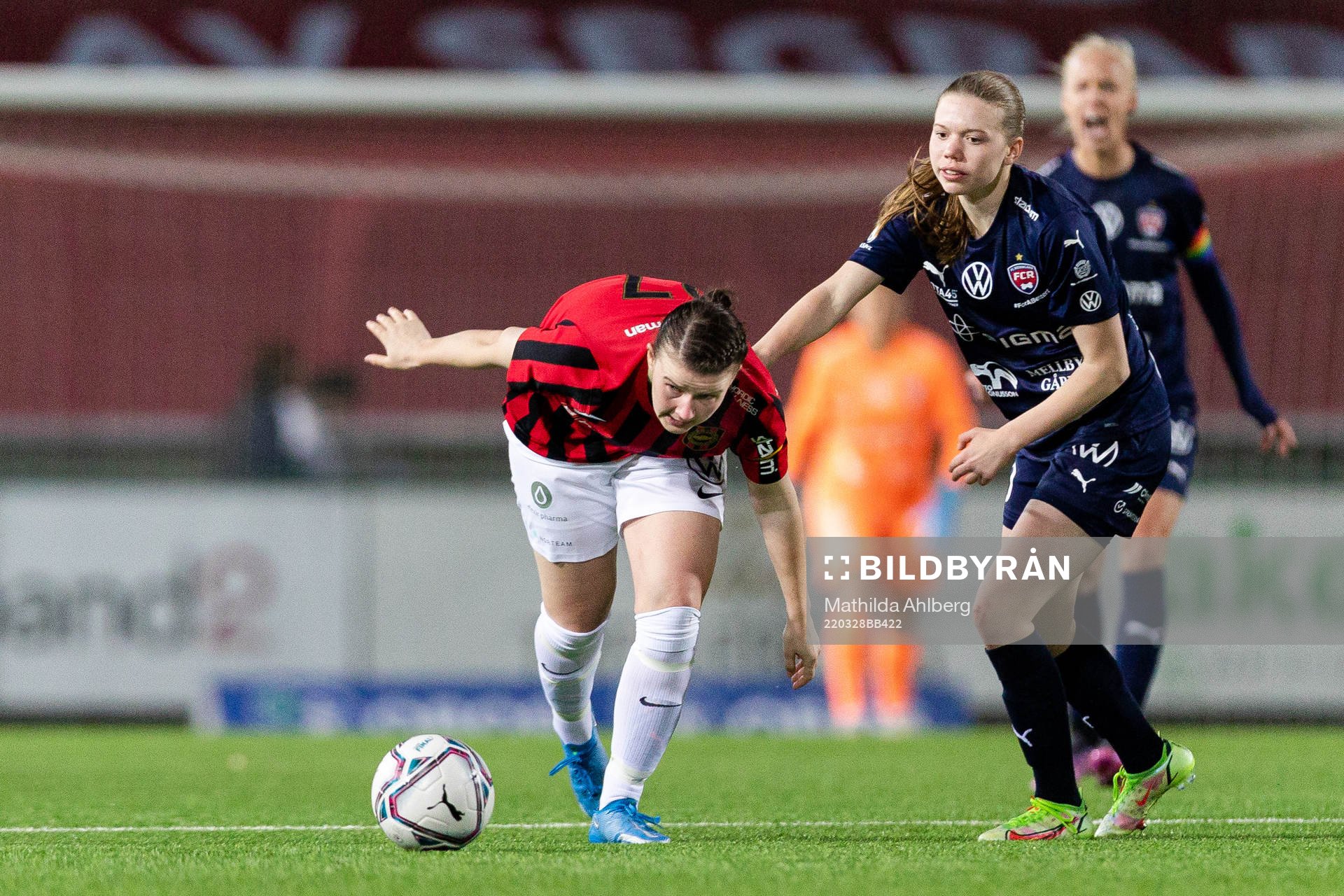 Brommapojkarnas Frida Boriero och Rosengårds Bea Sprung
