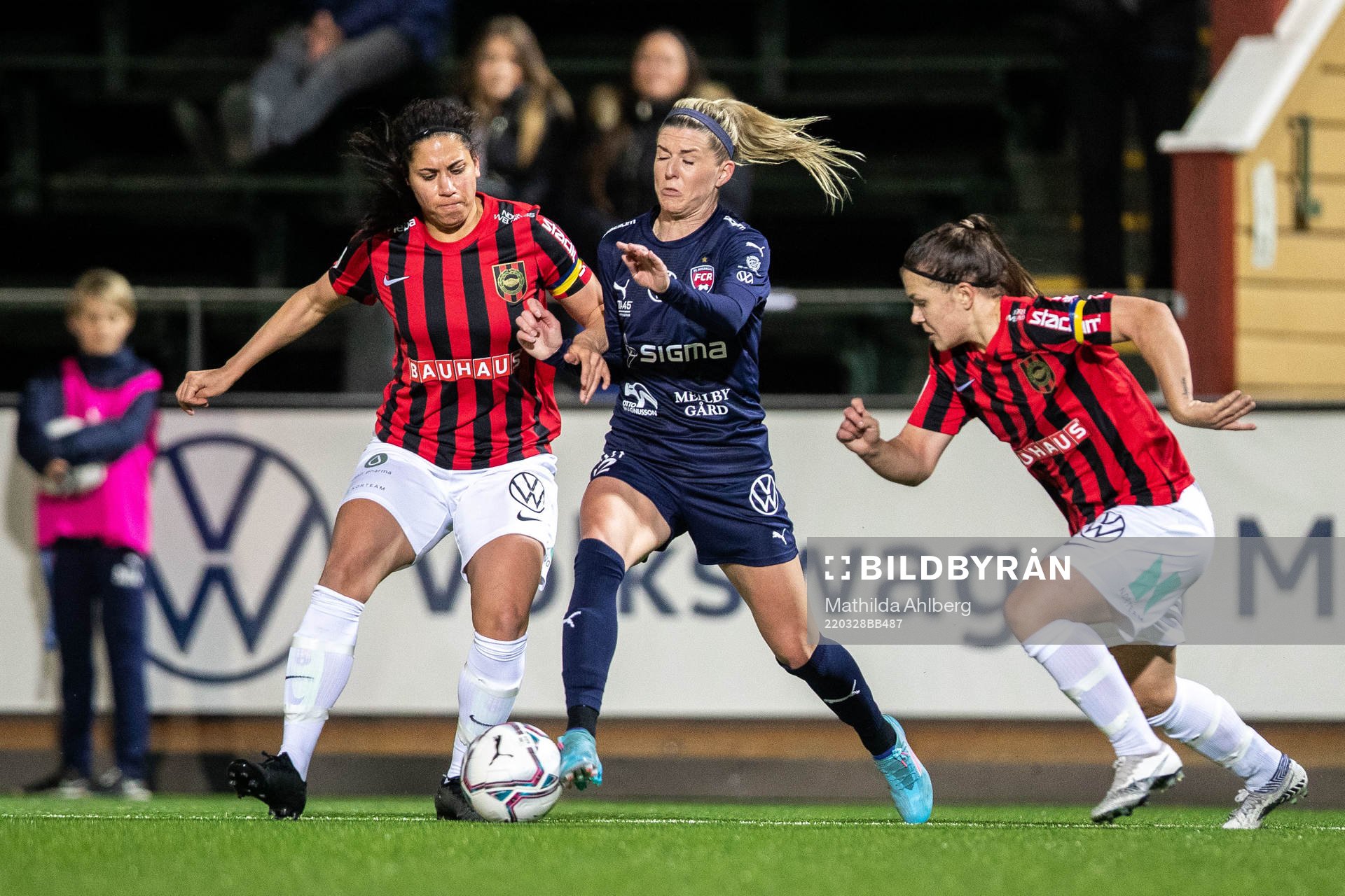 Brommapojkarnas Tempest-Marie Norlin och Alexsandra Lobanova