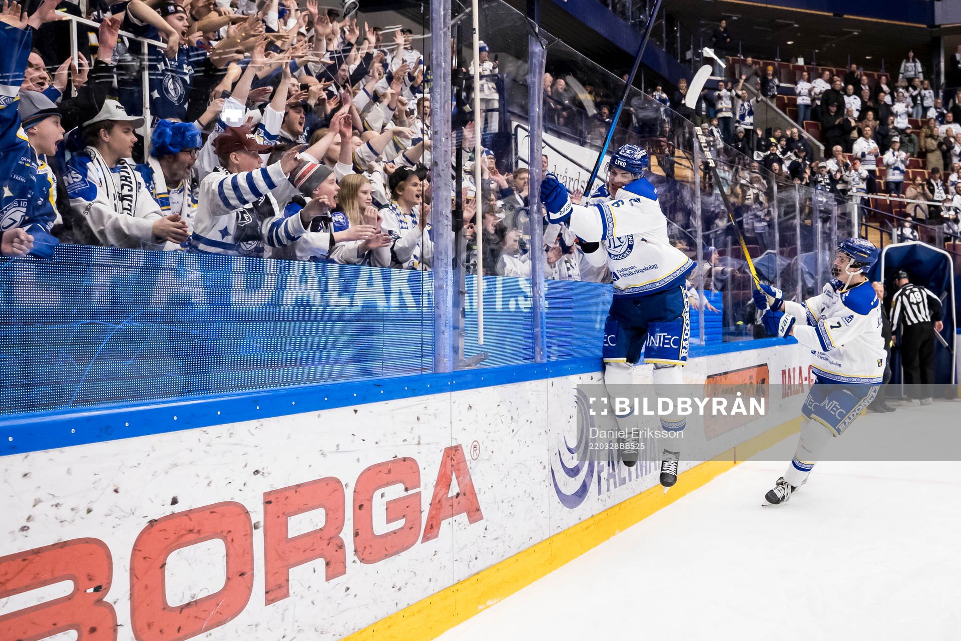 Leksands Alexander Lundqvist och Anton Johansson jublar