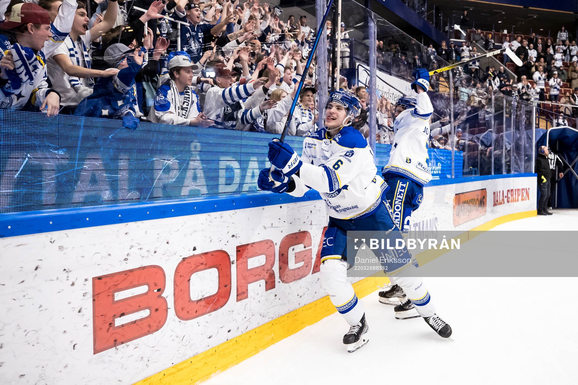 Leksands Alexander Lundqvist och Anton Johansson jublar