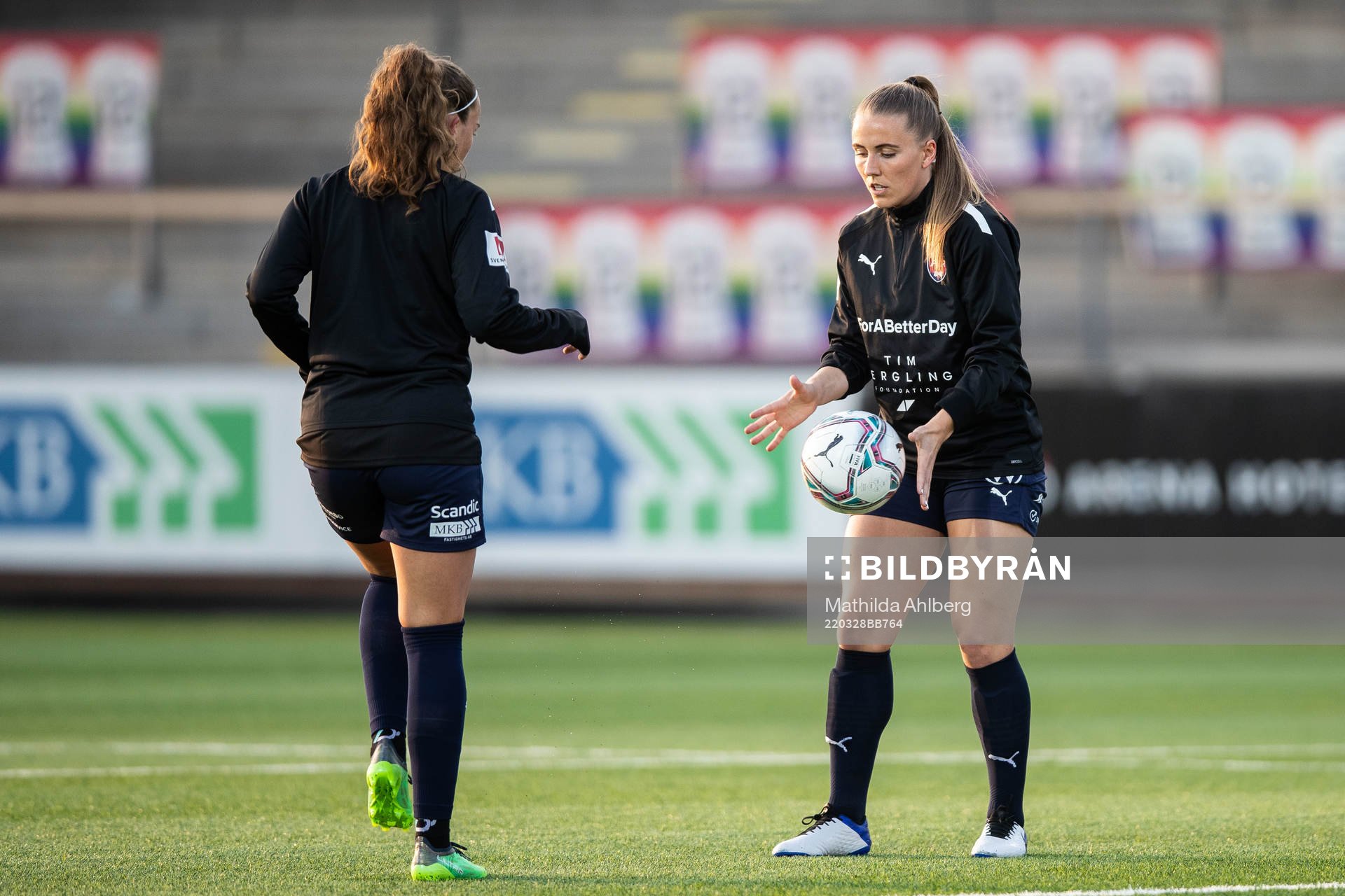 Rosengårds Athinna Persson Lundgren och Gudrun Arnardottir