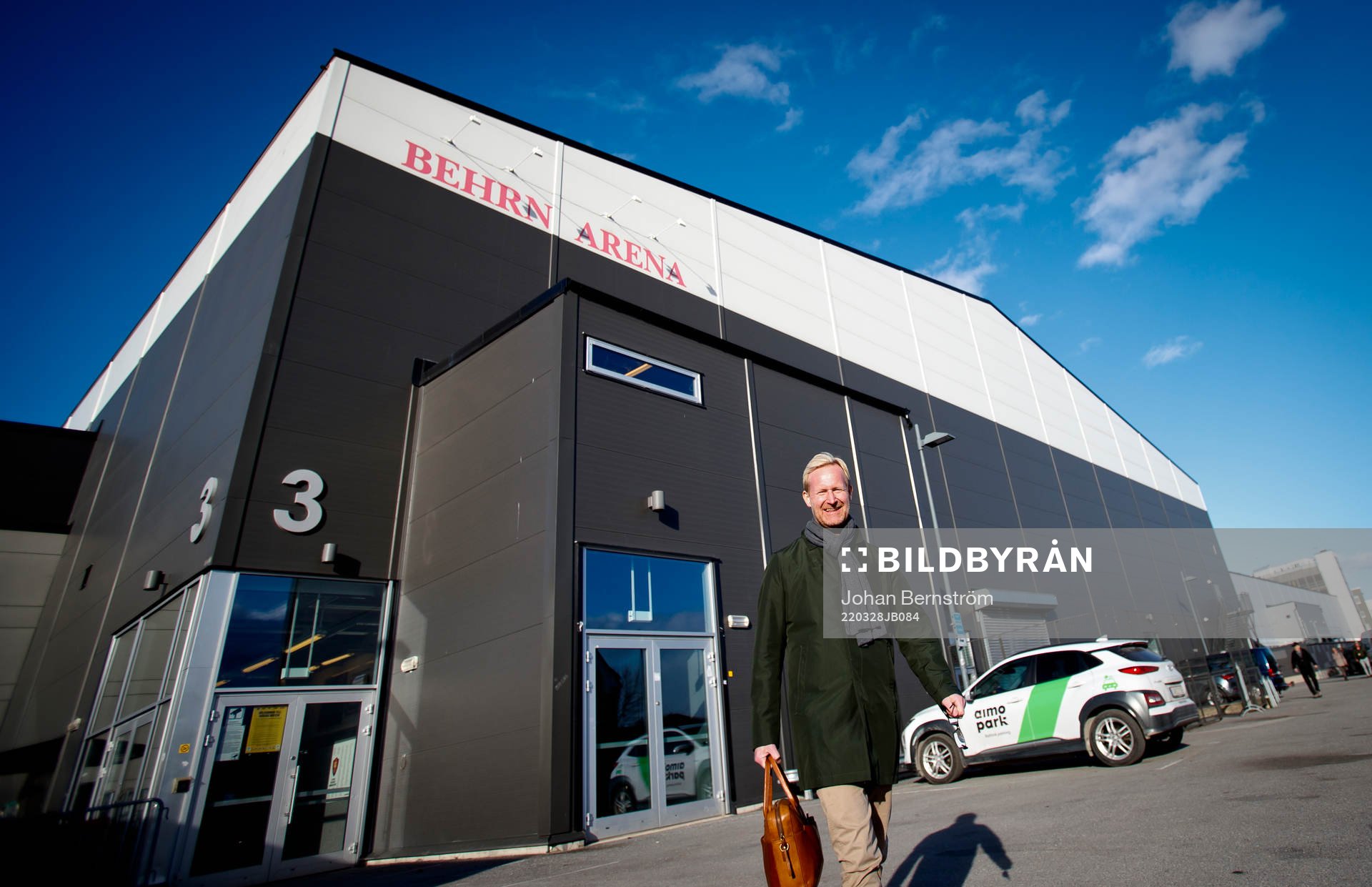 Magnus Wahlman på radiosporten utanför Behrn Arena