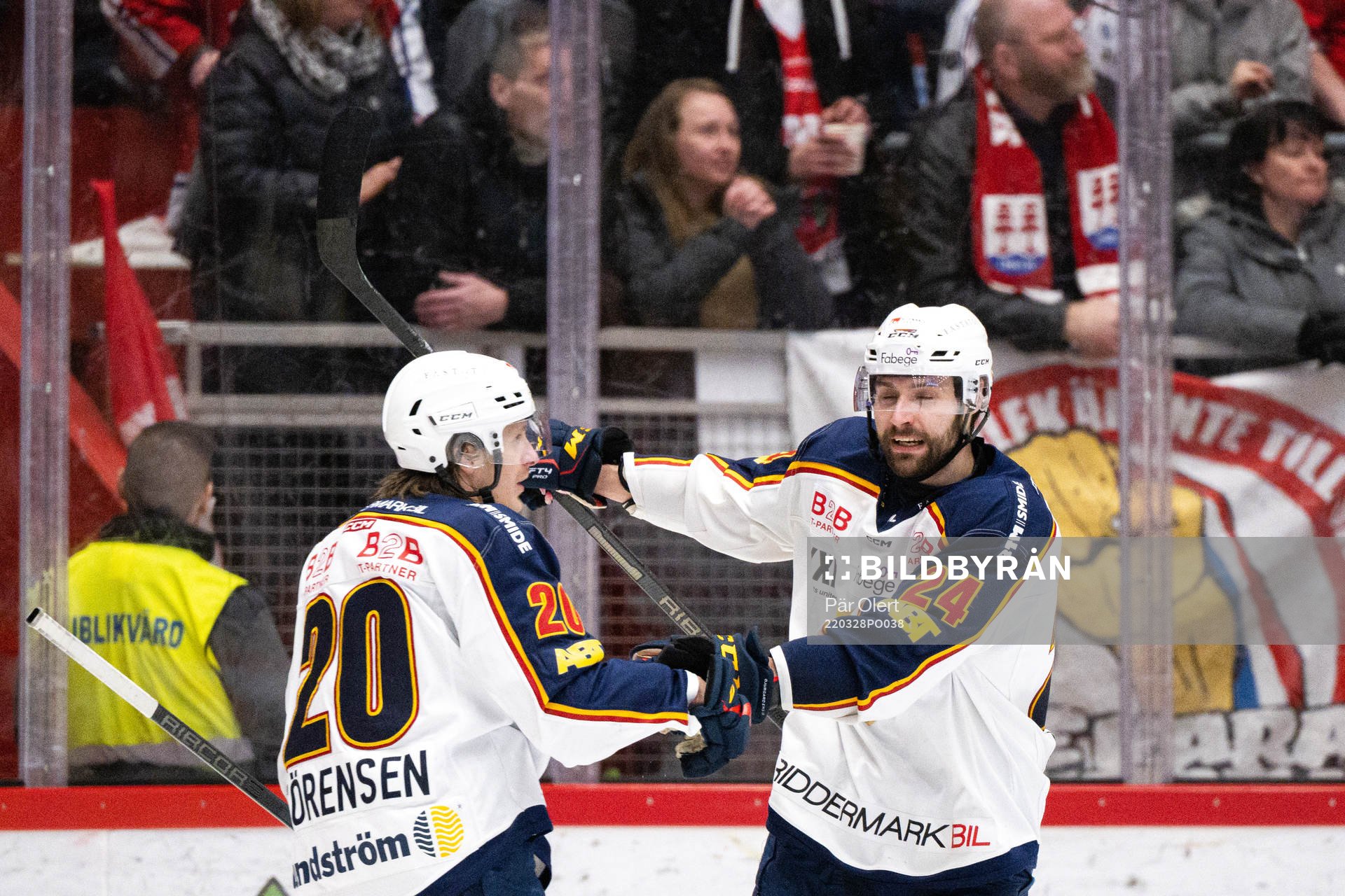 Djurgårdens Marcus Sörensen och Ludvig Rensfeldt jublar