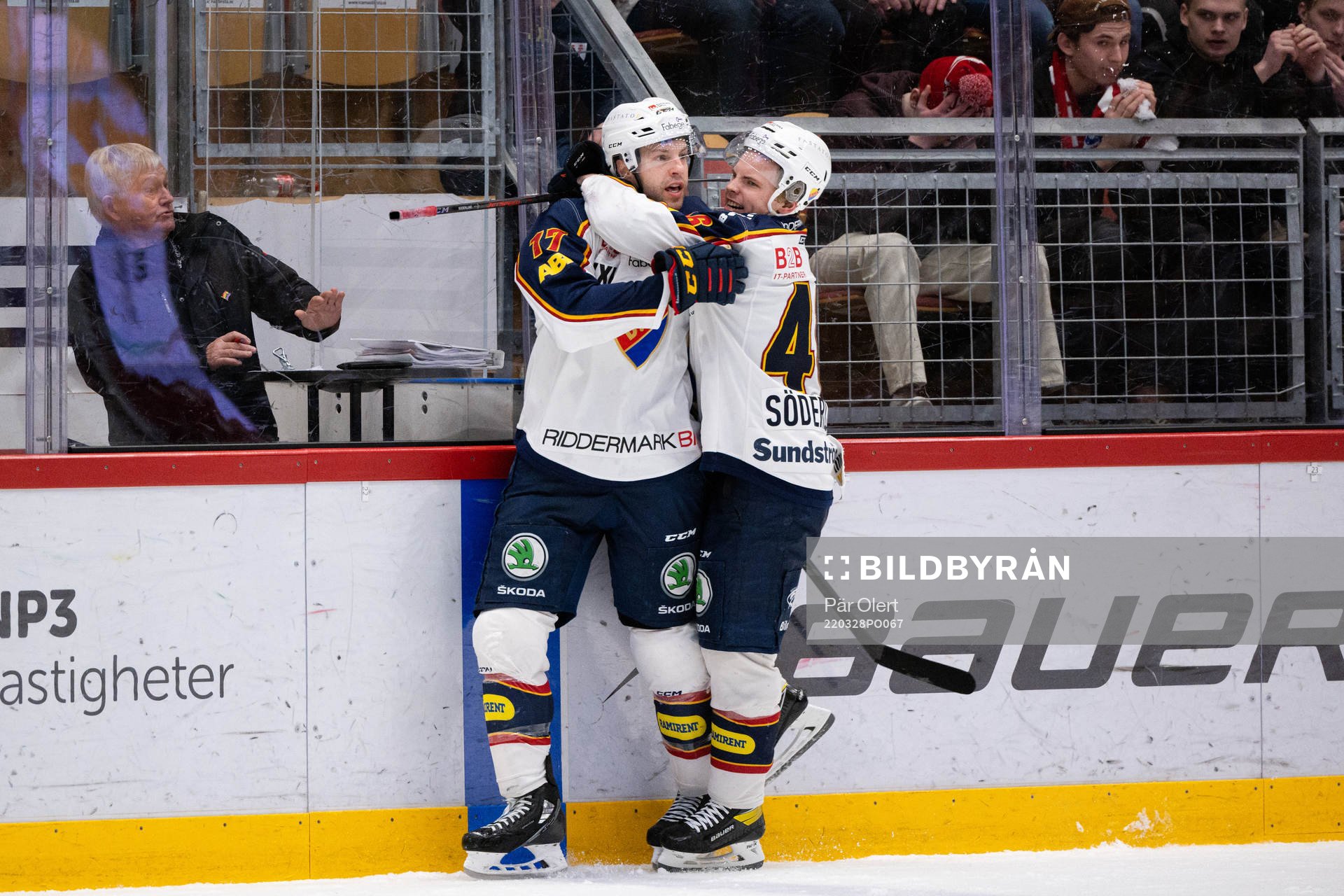 Djurgårdens Marc-Andre Gragnani och Tim Söderlund jublar