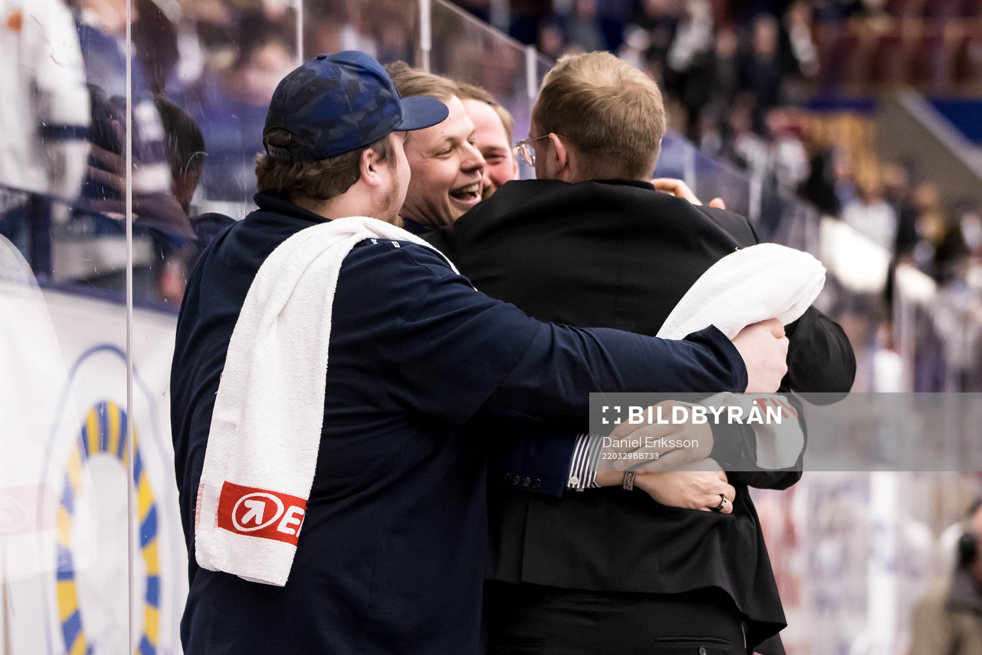 Oskarshamns tränare Martin Filander jublar