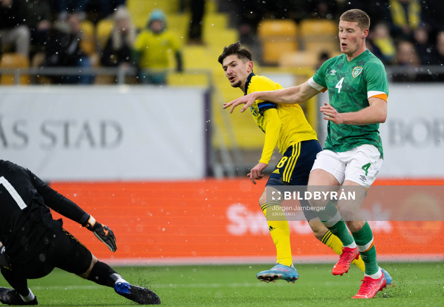 Armin Gigovic of Sweden and Mark McGuinness of Ireland