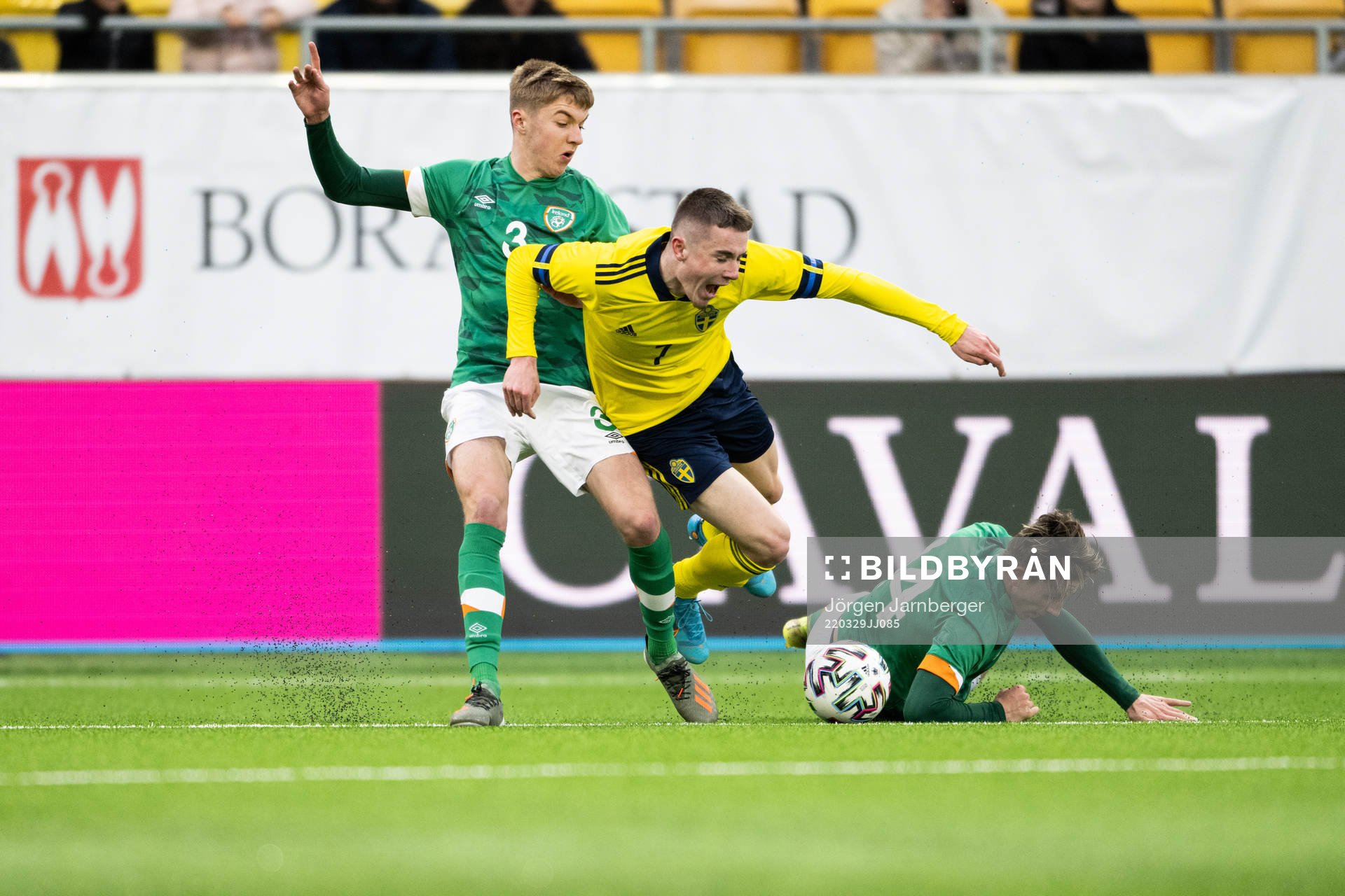 Joel Bagan and Oliver O'Neill compete with Patrik Wålemark of Sweden during the UEFA European Under-21 Qualifier football match between Sweden and Ireland on March 29, 2022 in Borås.