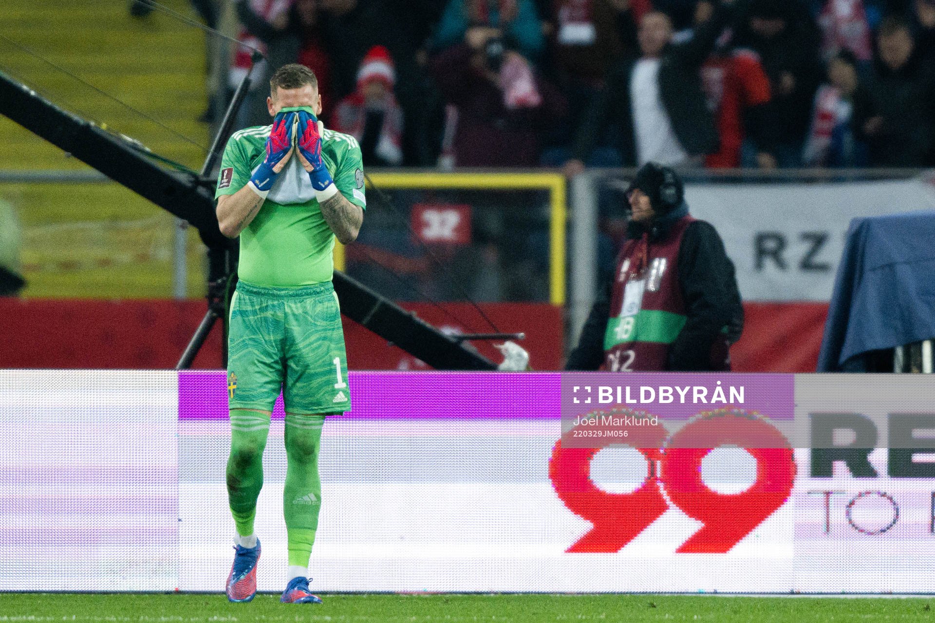 Goalkeeper Robin Olsen of Sweden looks dejected