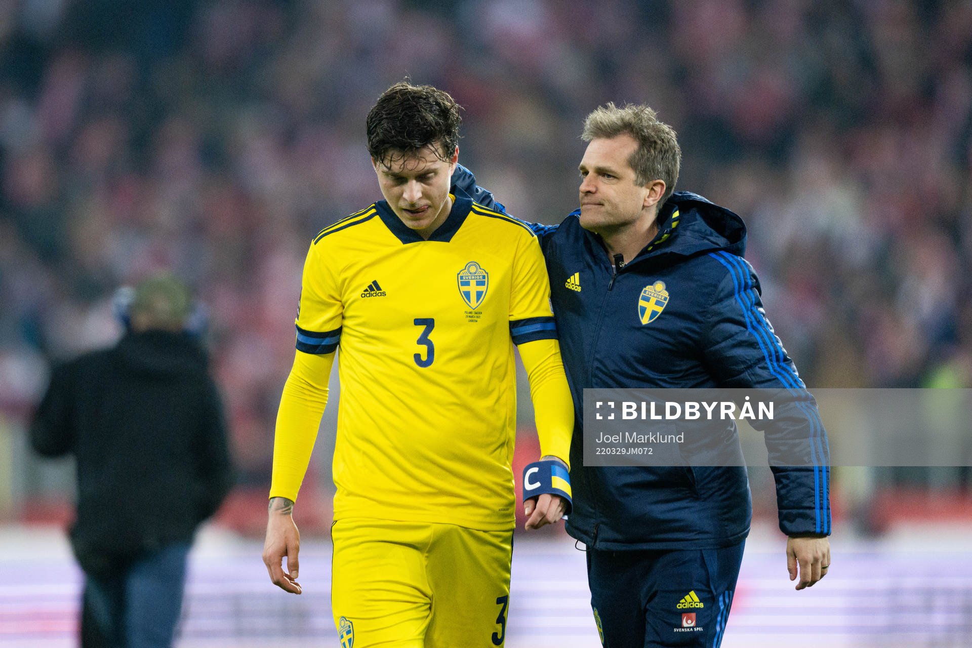 Victor Nilsson Lindelöf of Sweden looks dejected