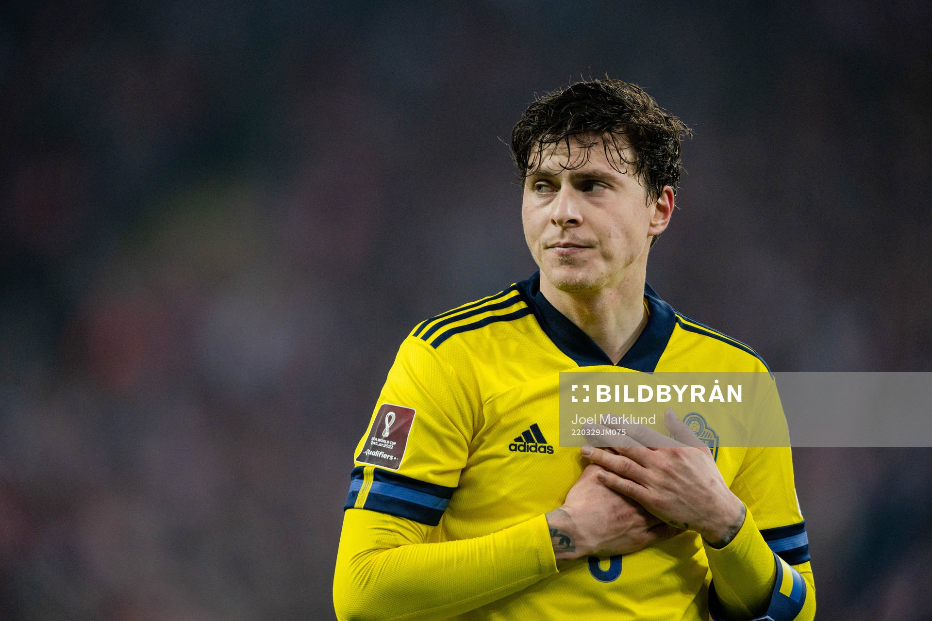 Victor Nilsson Lindelöf of Sweden looks dejected