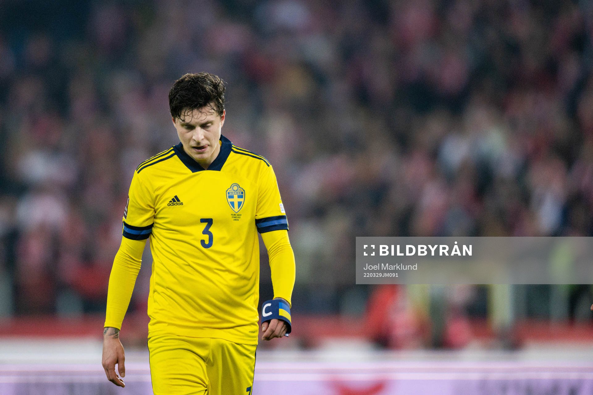 Victor Nilsson Lindelöf of Sweden looks dejected