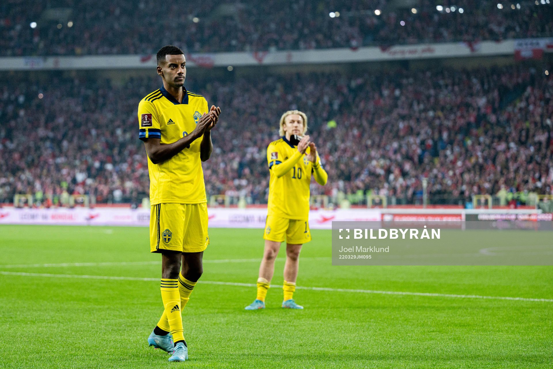 Alexander Isak and Emil Forsberg of Sweden look dejected