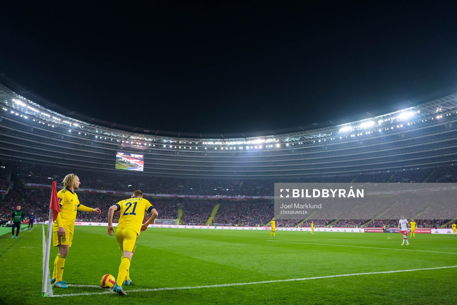 Emil Forsberg and Dejan Kulusevski of Sweden