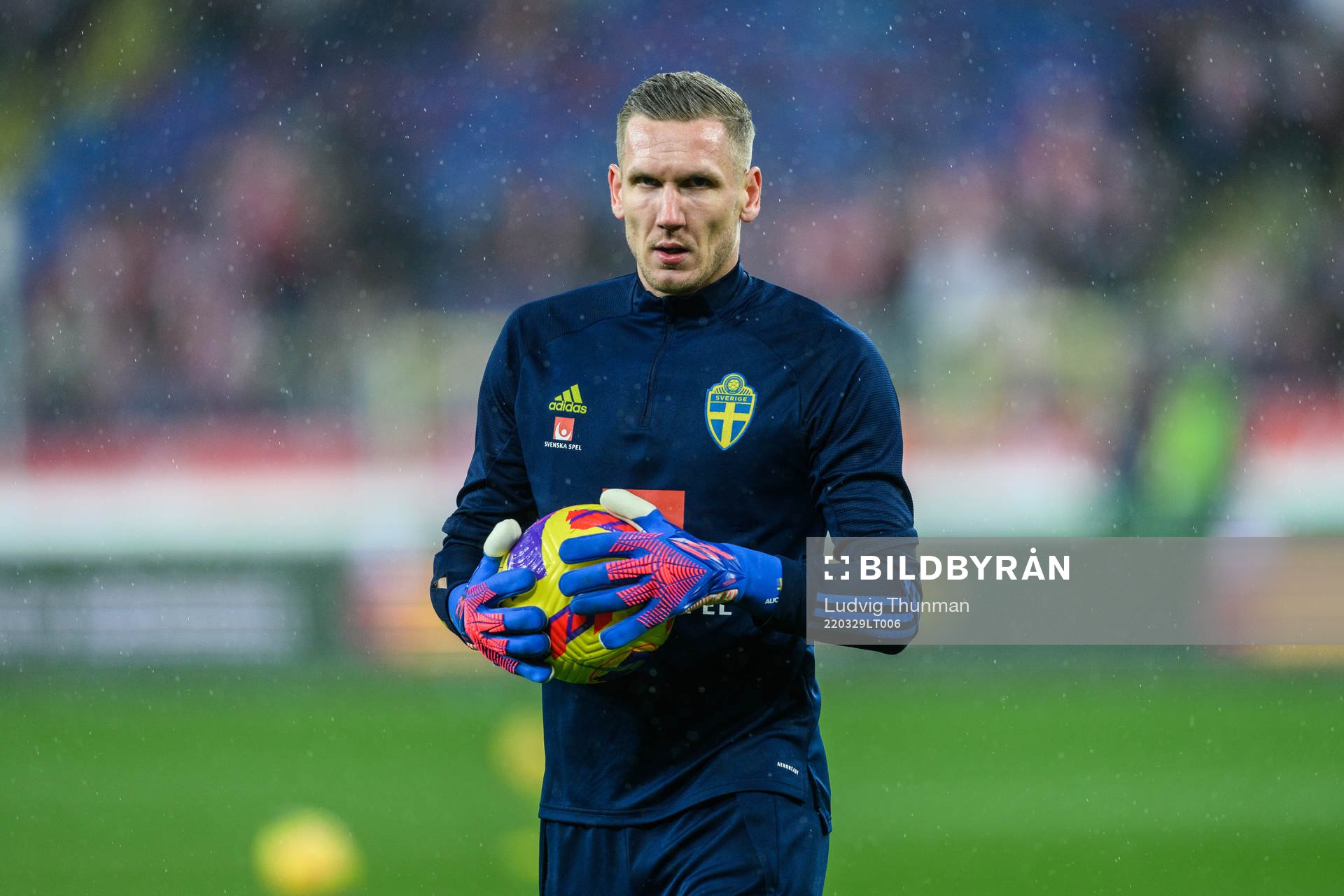 goalkeeper Robin Olsen of Sweden