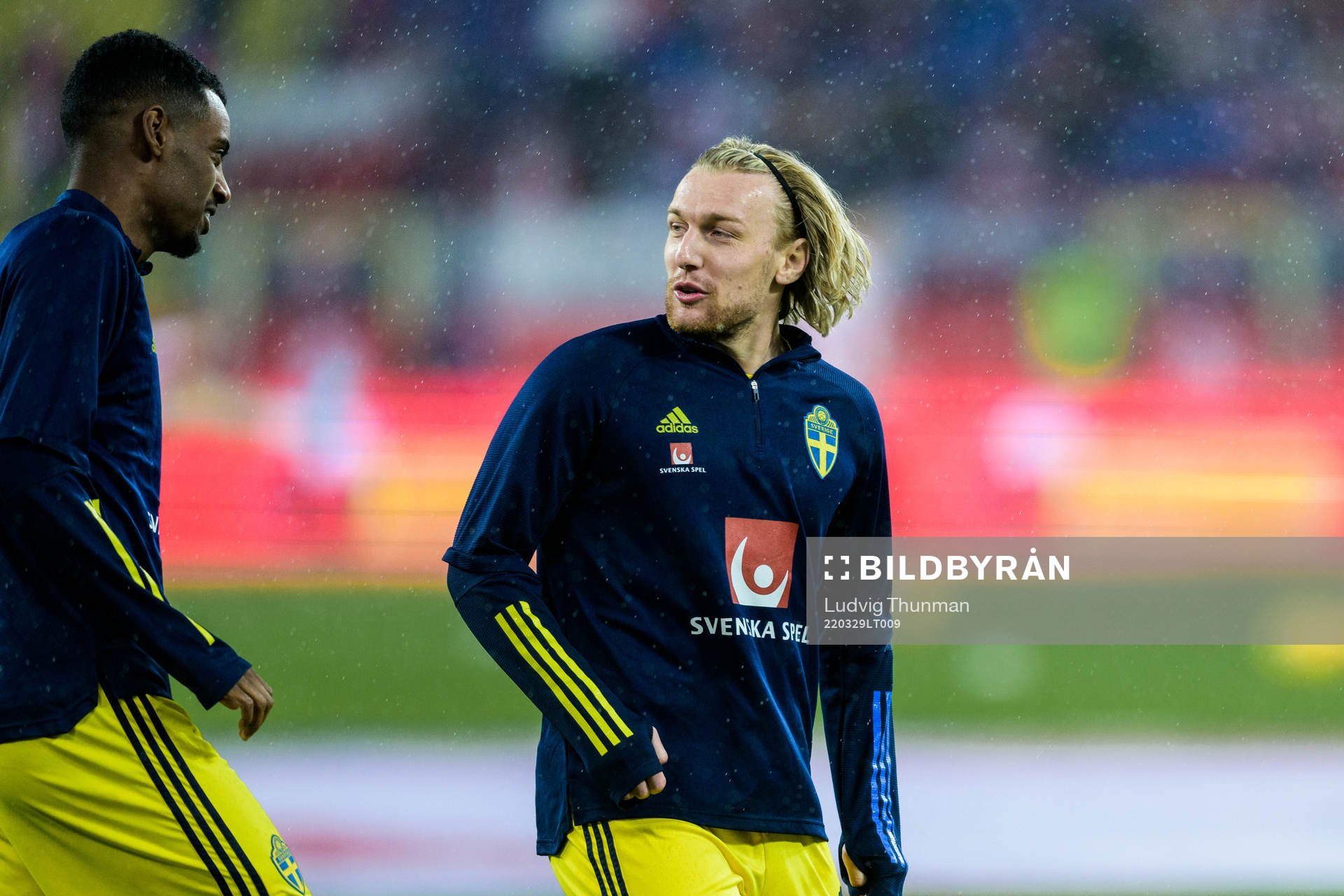 Alexander Isak and Emil Forsberg of Sweden