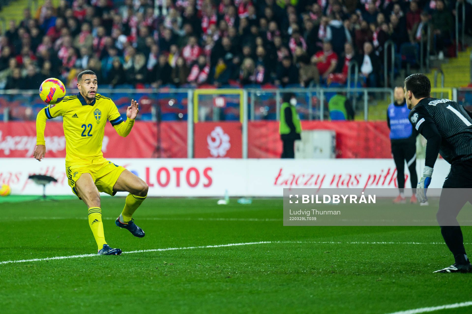 Alexander Isak and Robin Quaison of Sweden