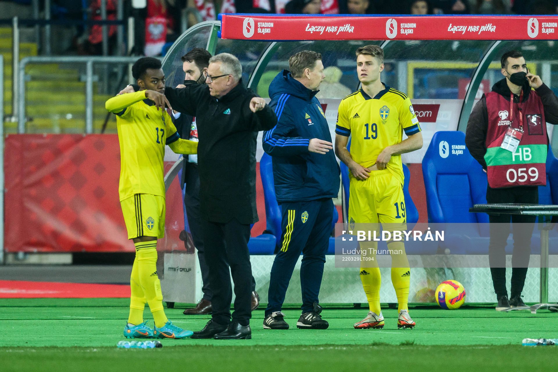Anthony Elanga,head coach Janne Andersson, assistant coach