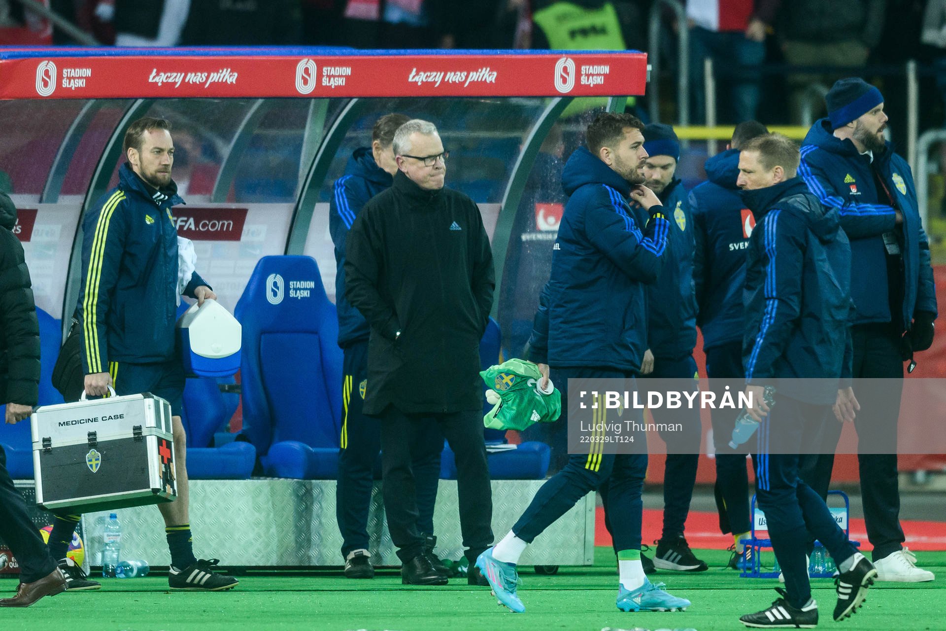head coach Janne Andersson of Sweden looks dejected