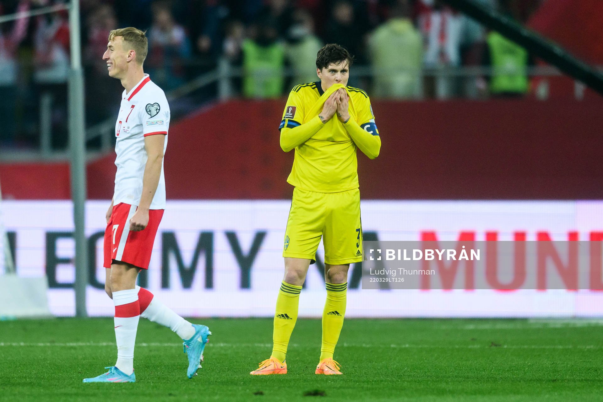 Victor Nilsson Lindelöf of Sweden looks dejected