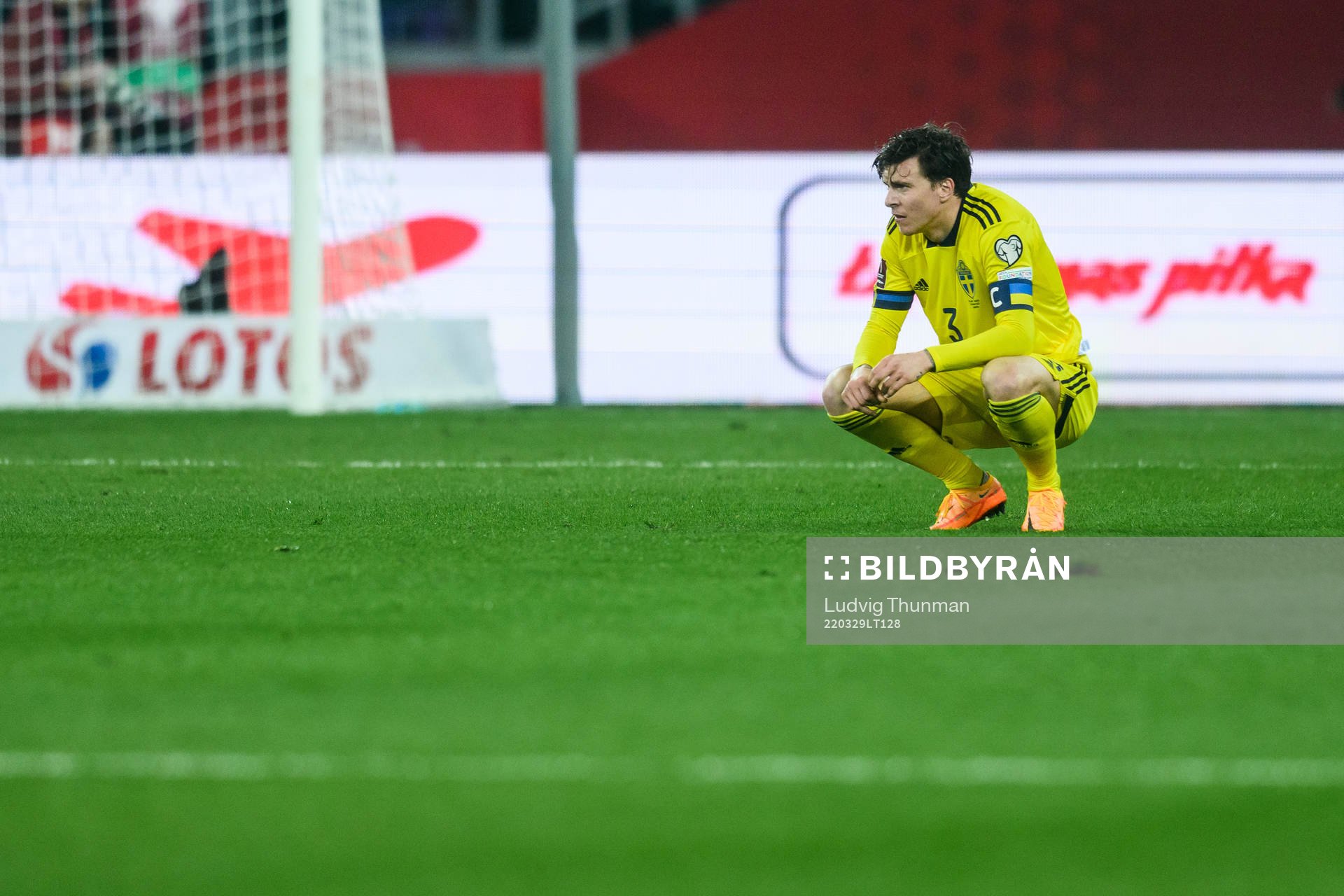 Victor Nilsson Lindelöf of Sweden looks dejected