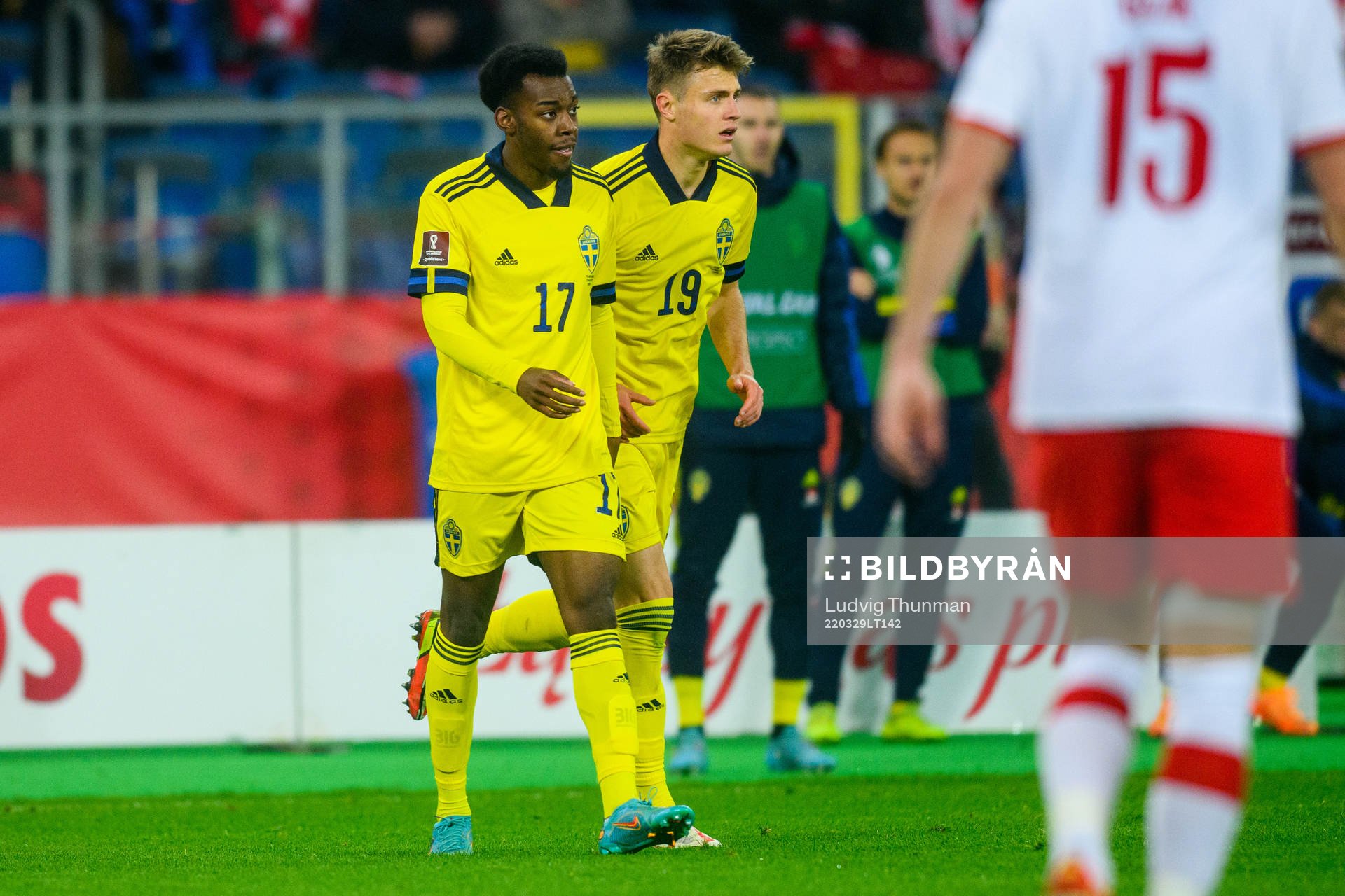 Anthony Elanga and Mattias Svanberg of Sweden