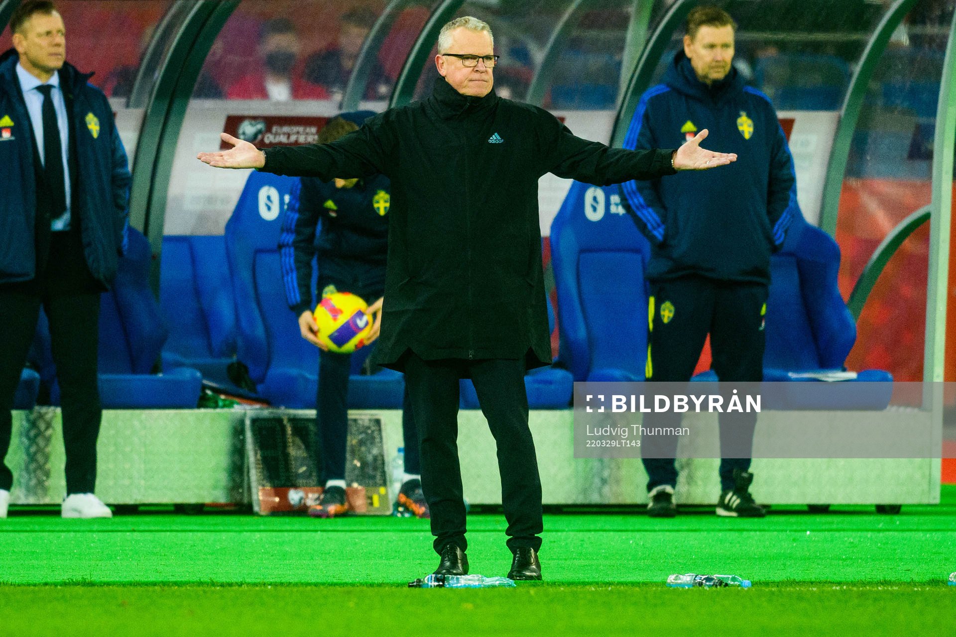 Head coach Janne Andersson of Sweden reacts