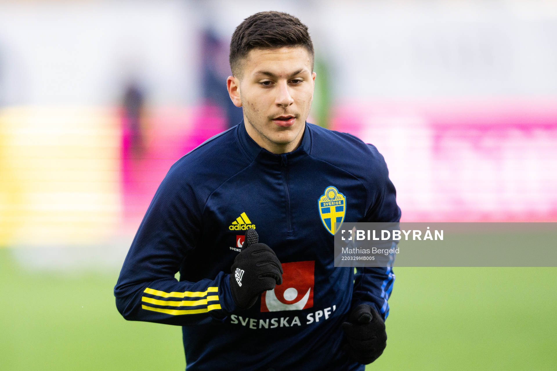 Roony Bardaglin of Sweden