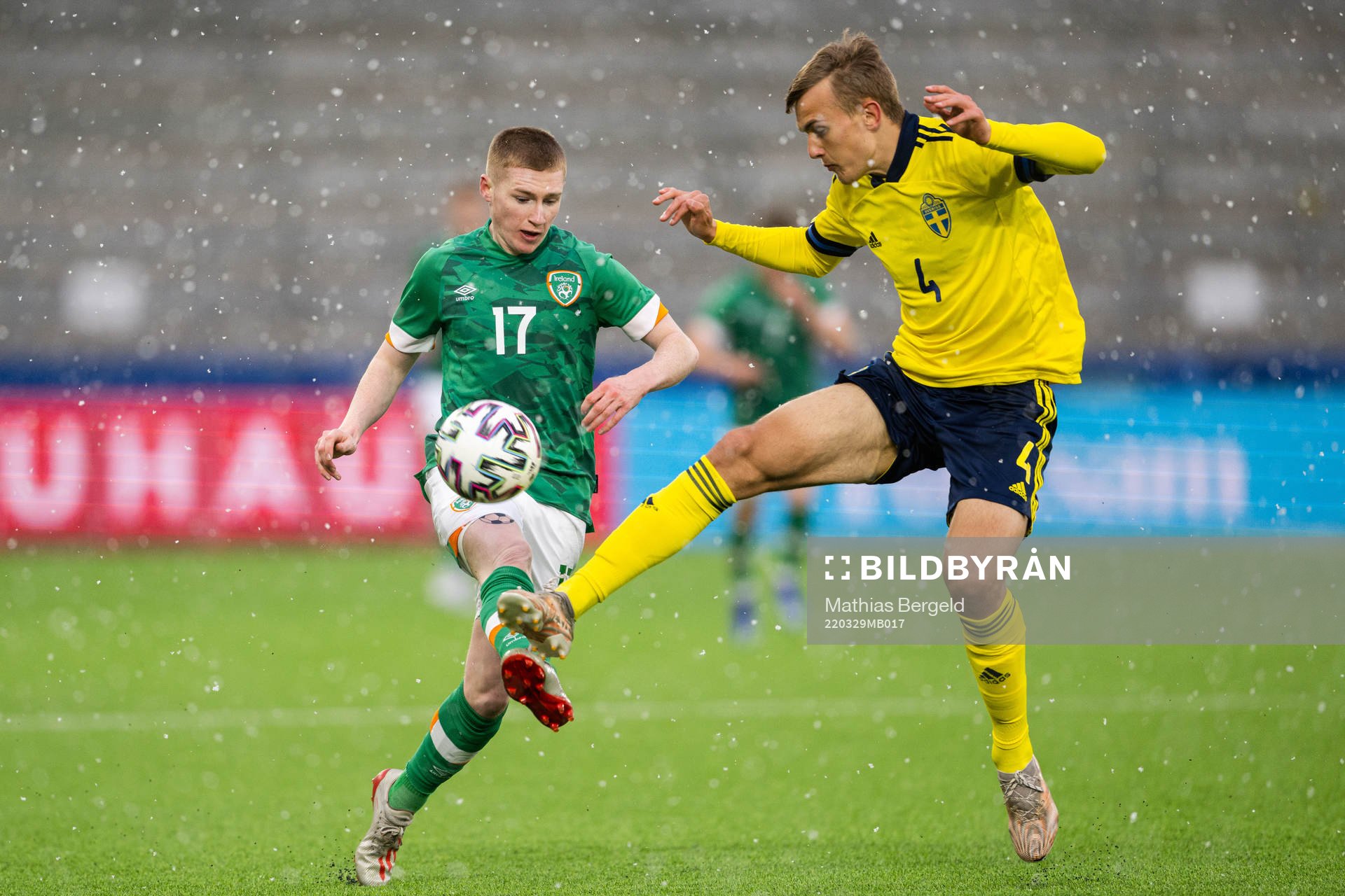 Ross Tierney of Ireland and Jesper Tolinsson of Sweden
