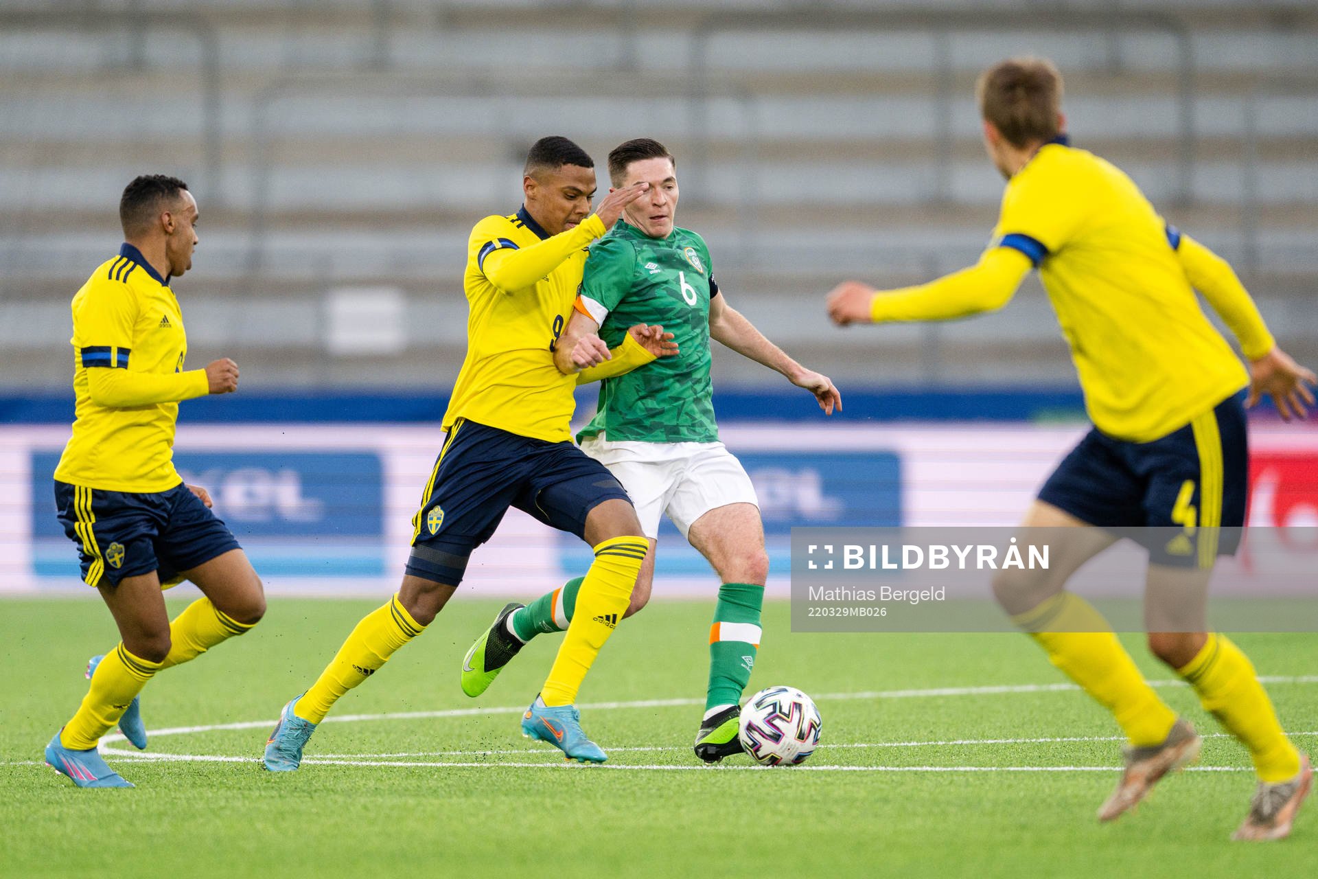 Amin Sarr of Sweden and Conor Coventry of Ireland