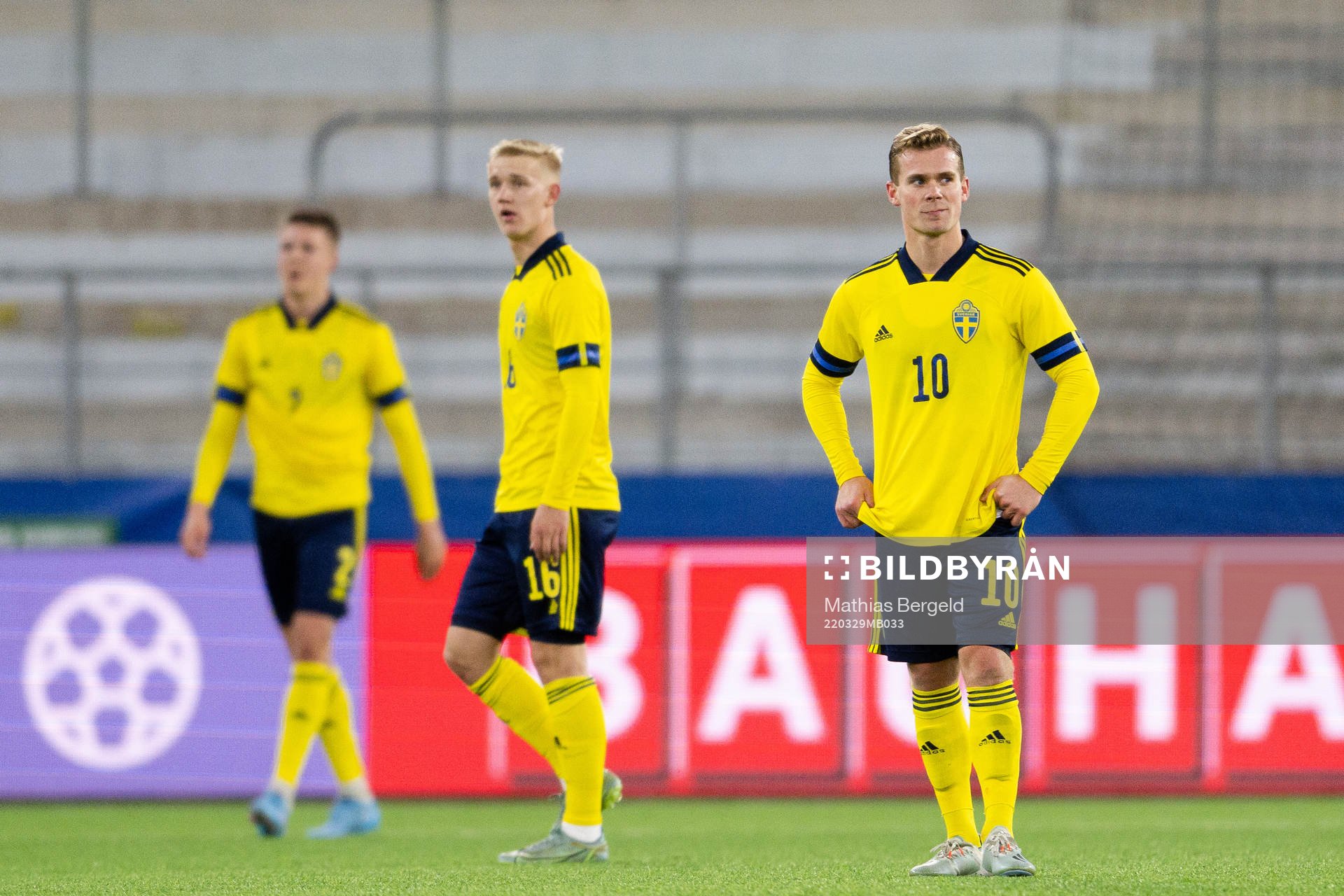 Hampus Finndell of Sweden looks dejected