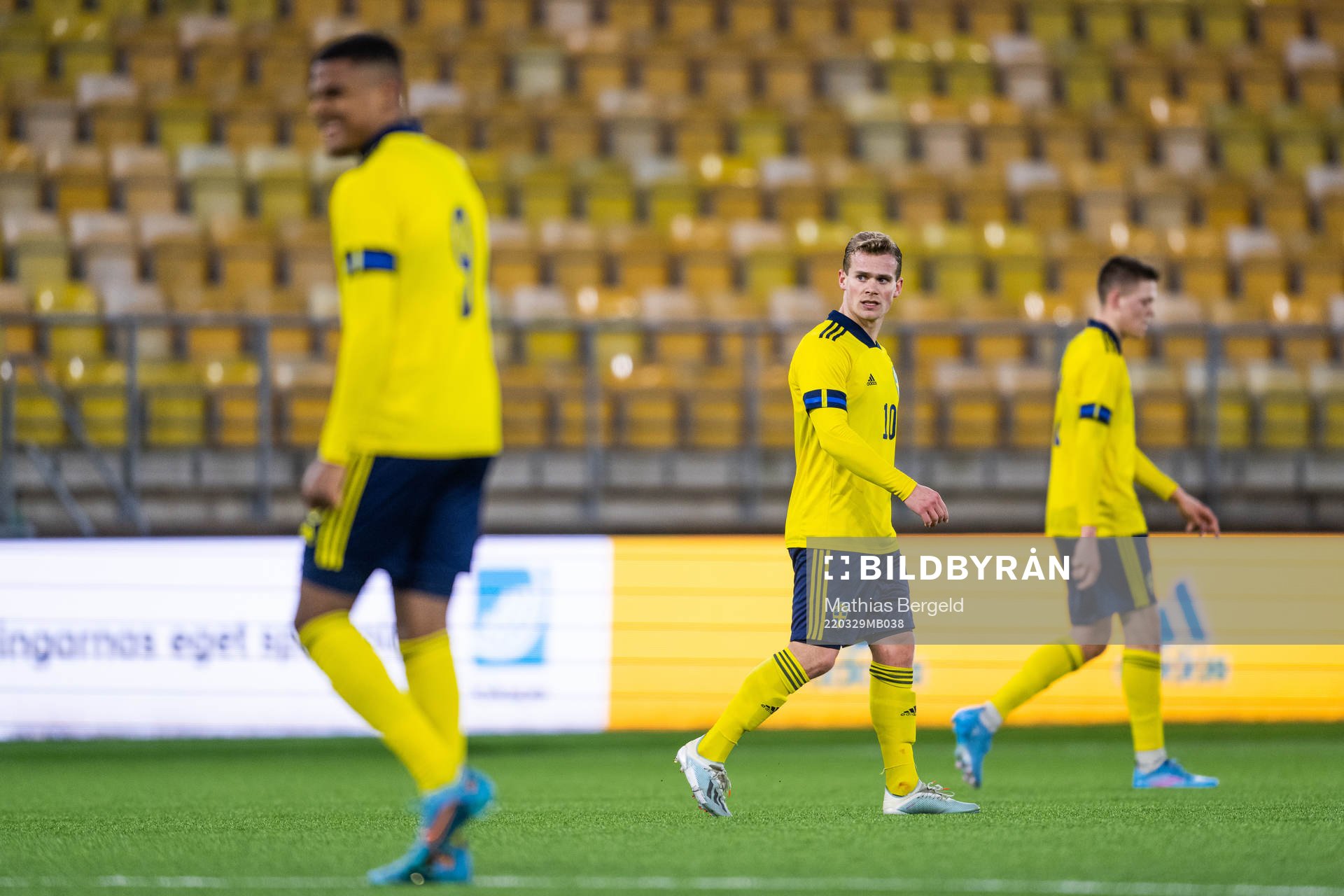 Amin Sarr and Hampus Finndell of Sweden look dejected
