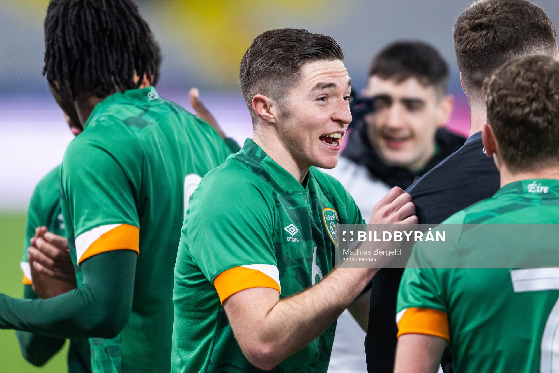 Conor Coventry of Ireland celebrates with team mates after the UEFA European Under-21 Qualifier football match between Sweden and Ireland on March 29, 2022 in Borås. 