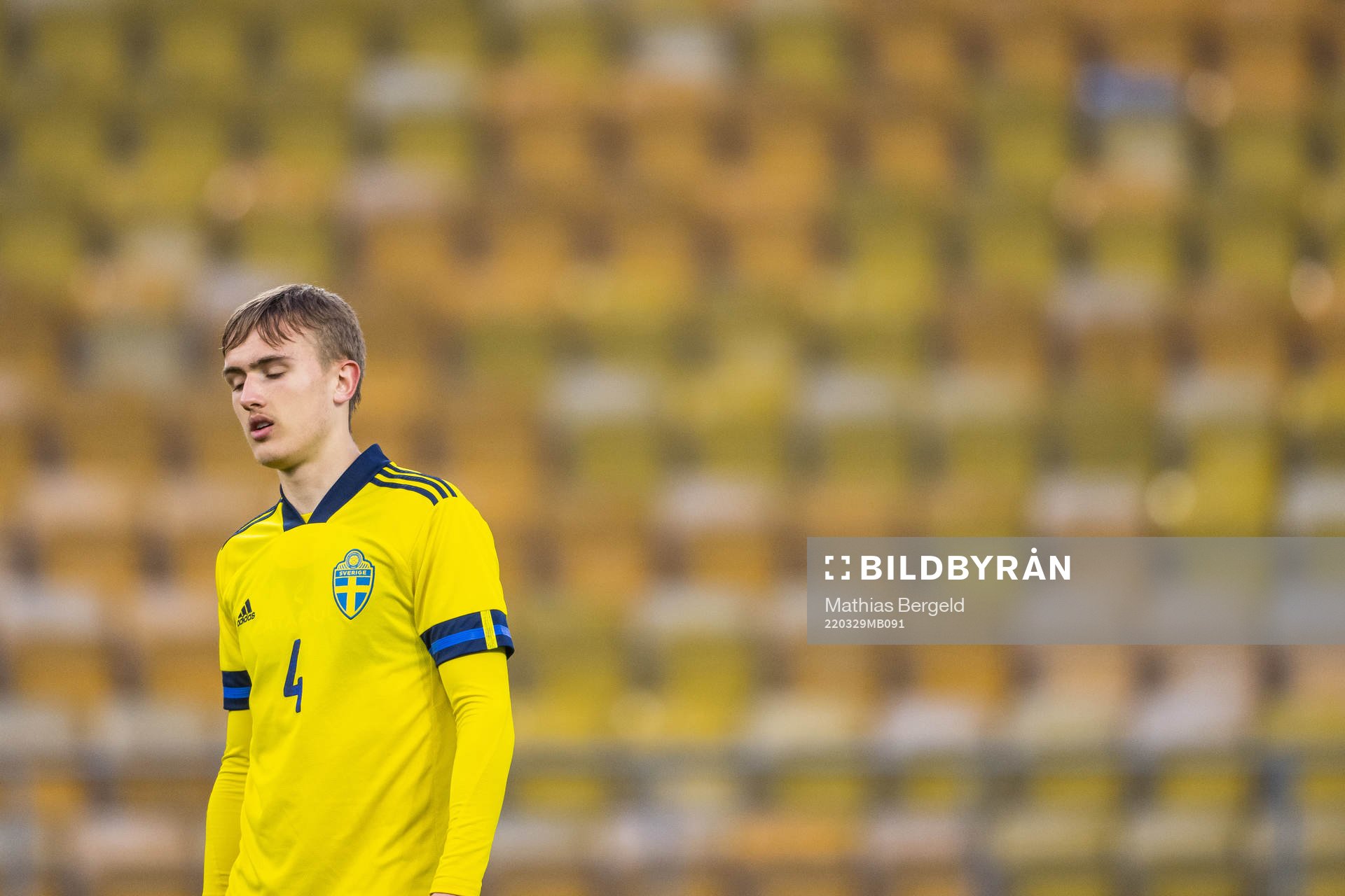 Jesper Tolinsson of Sweden looks dejected