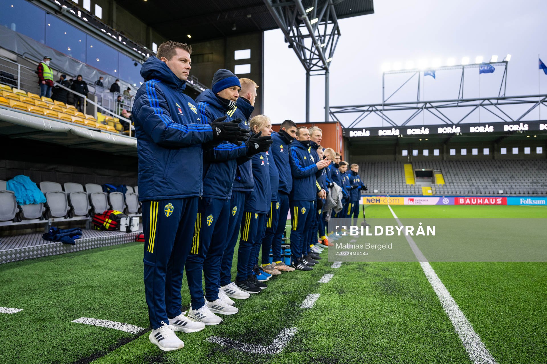 head coach Jens Gustafsson of Sweden
