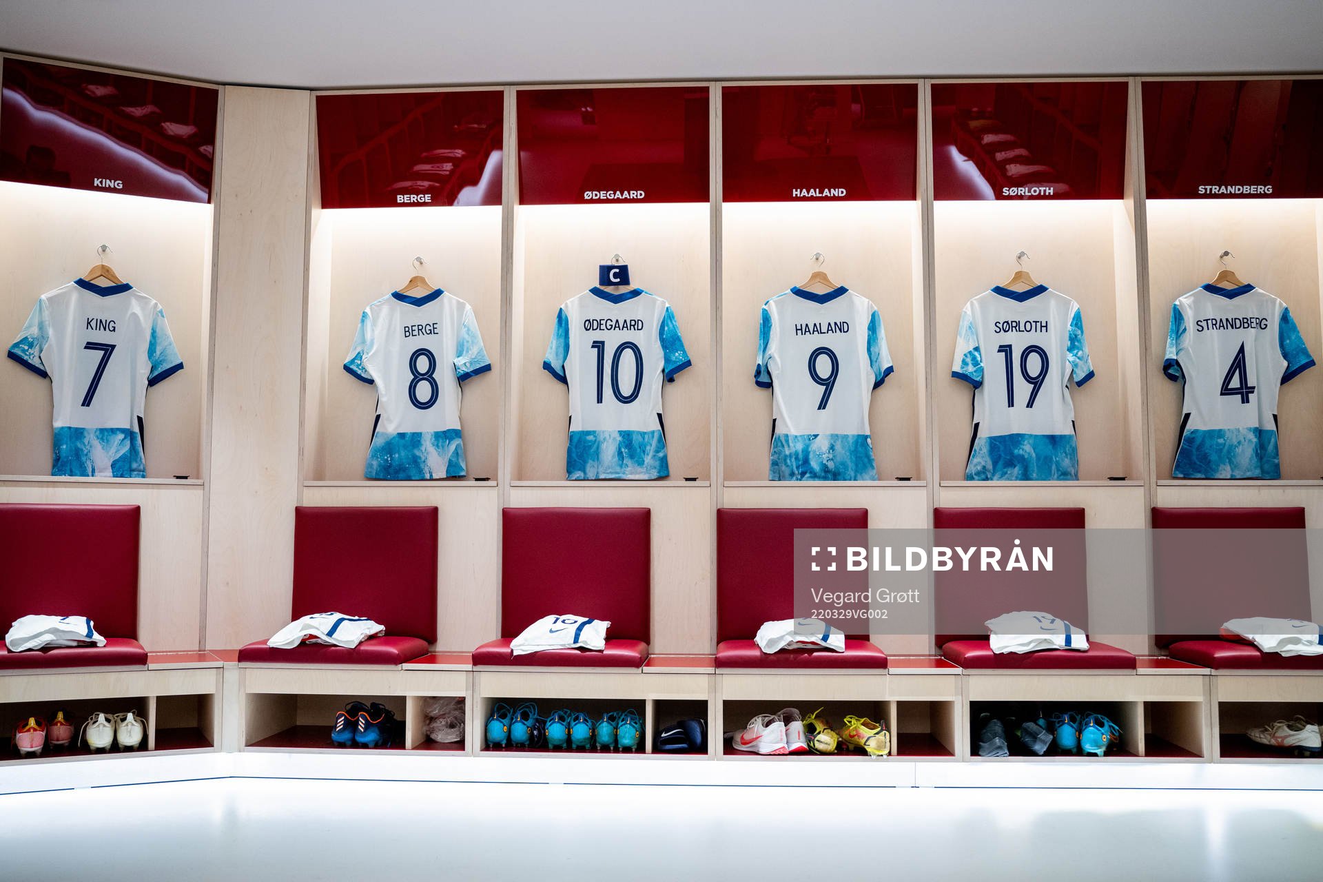 The kits of Joshua King, Sander Berge, Martin Ødegaard,