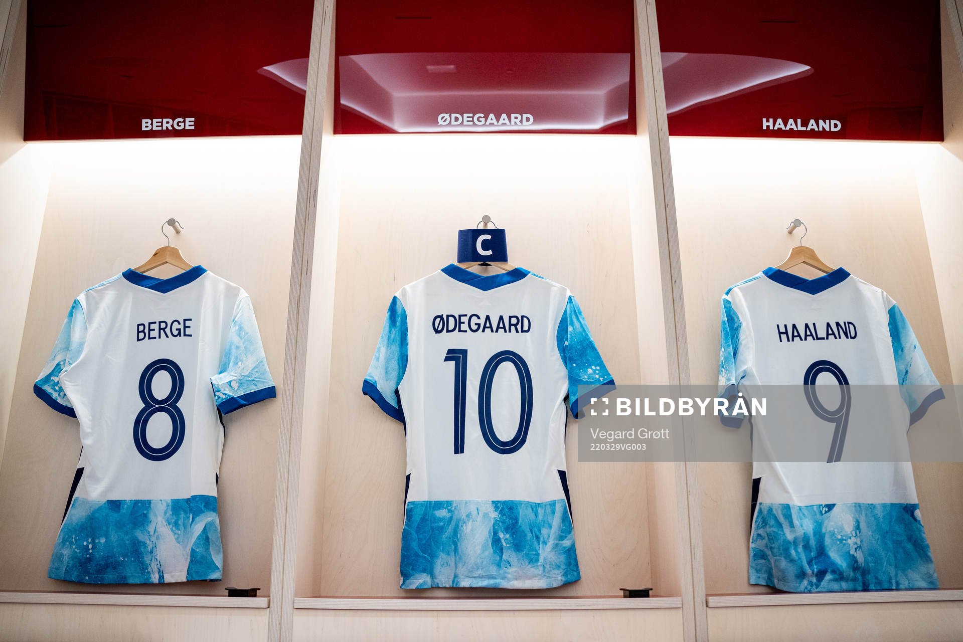 The kits of Sander Berge, Martin Ødegaard and Erling Braut