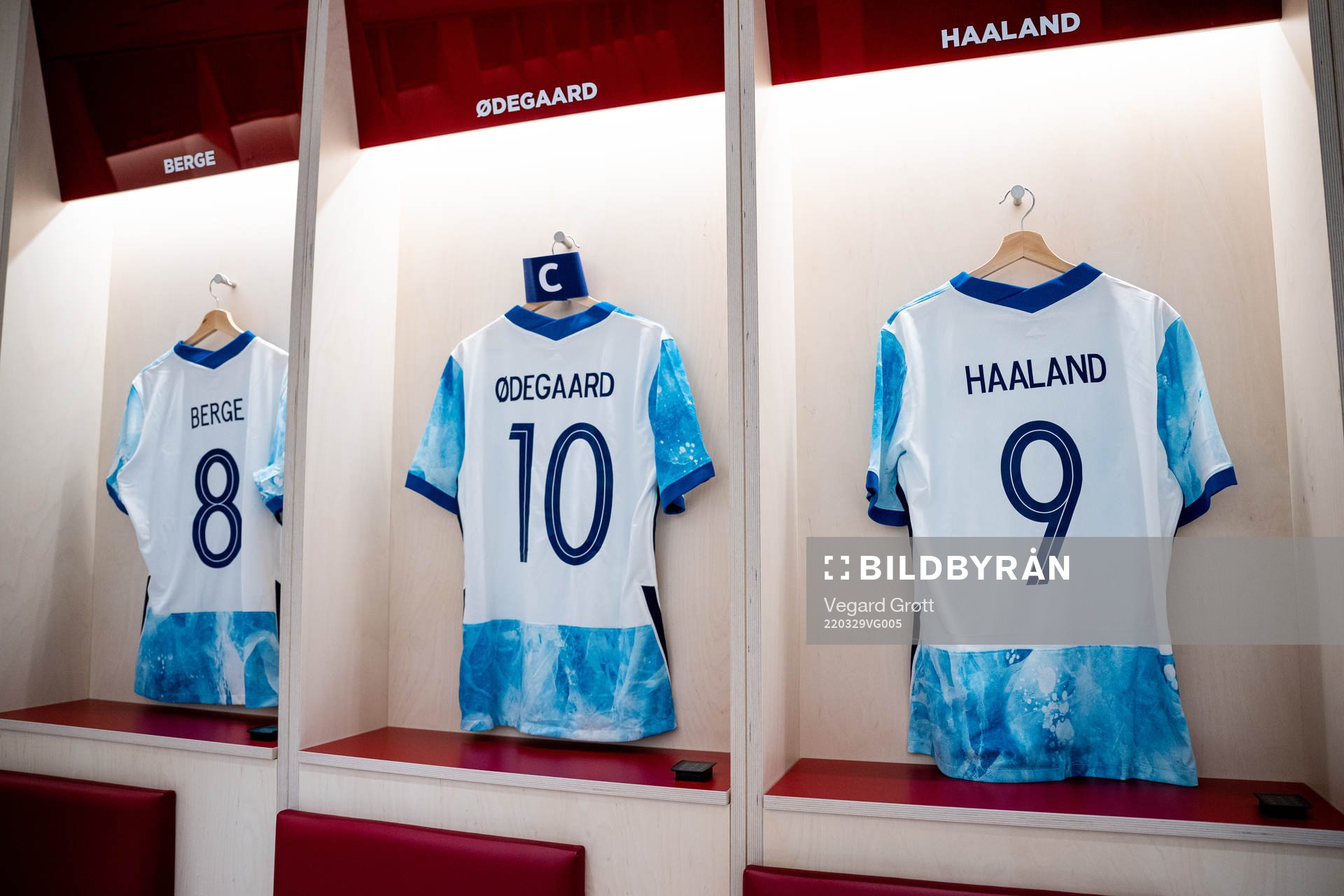 The kits of Sander Berge, Martin Ødegaard and Erling Braut