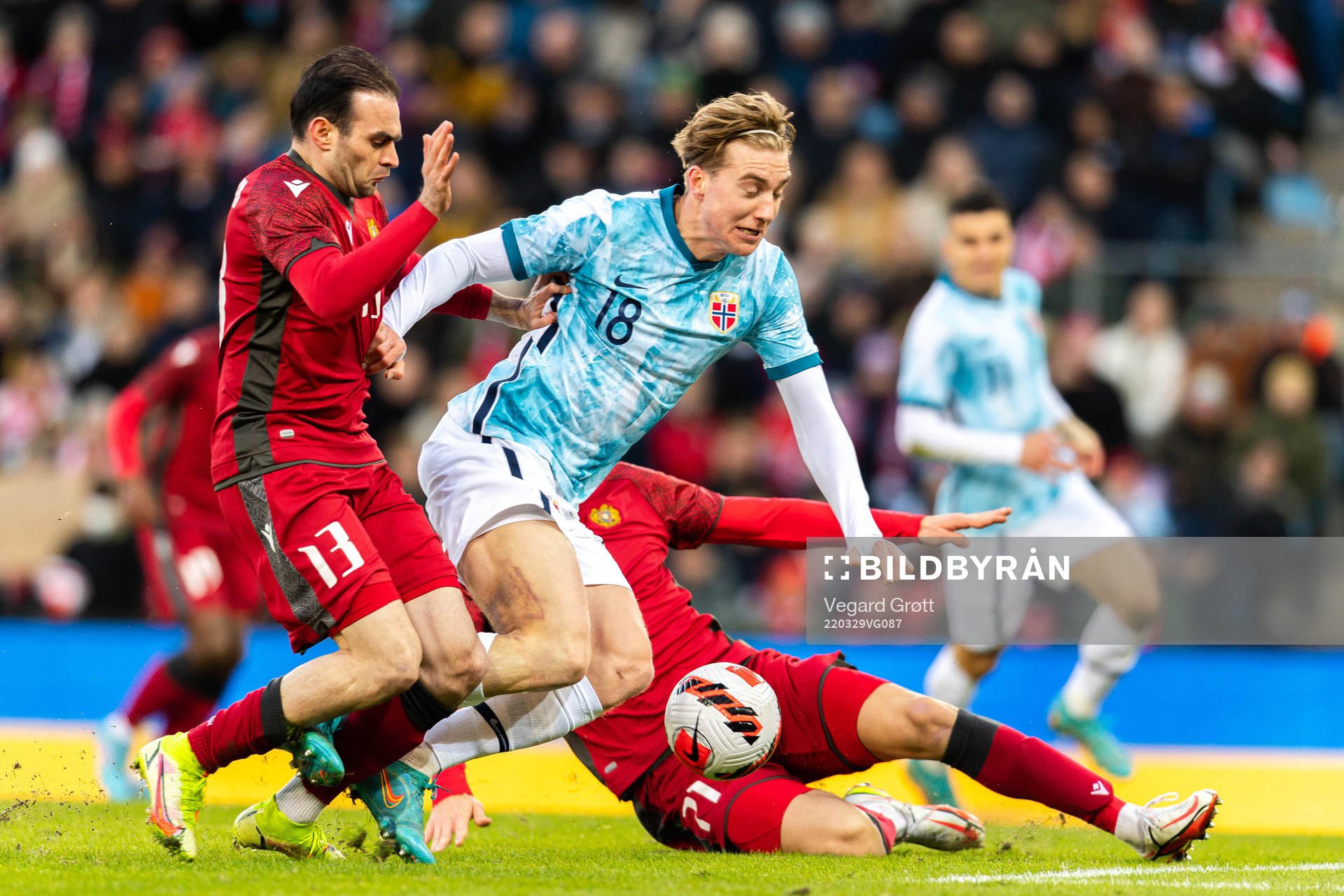 Kamo Hovhannisyan of Armenia and Kristian Thorstvedt of