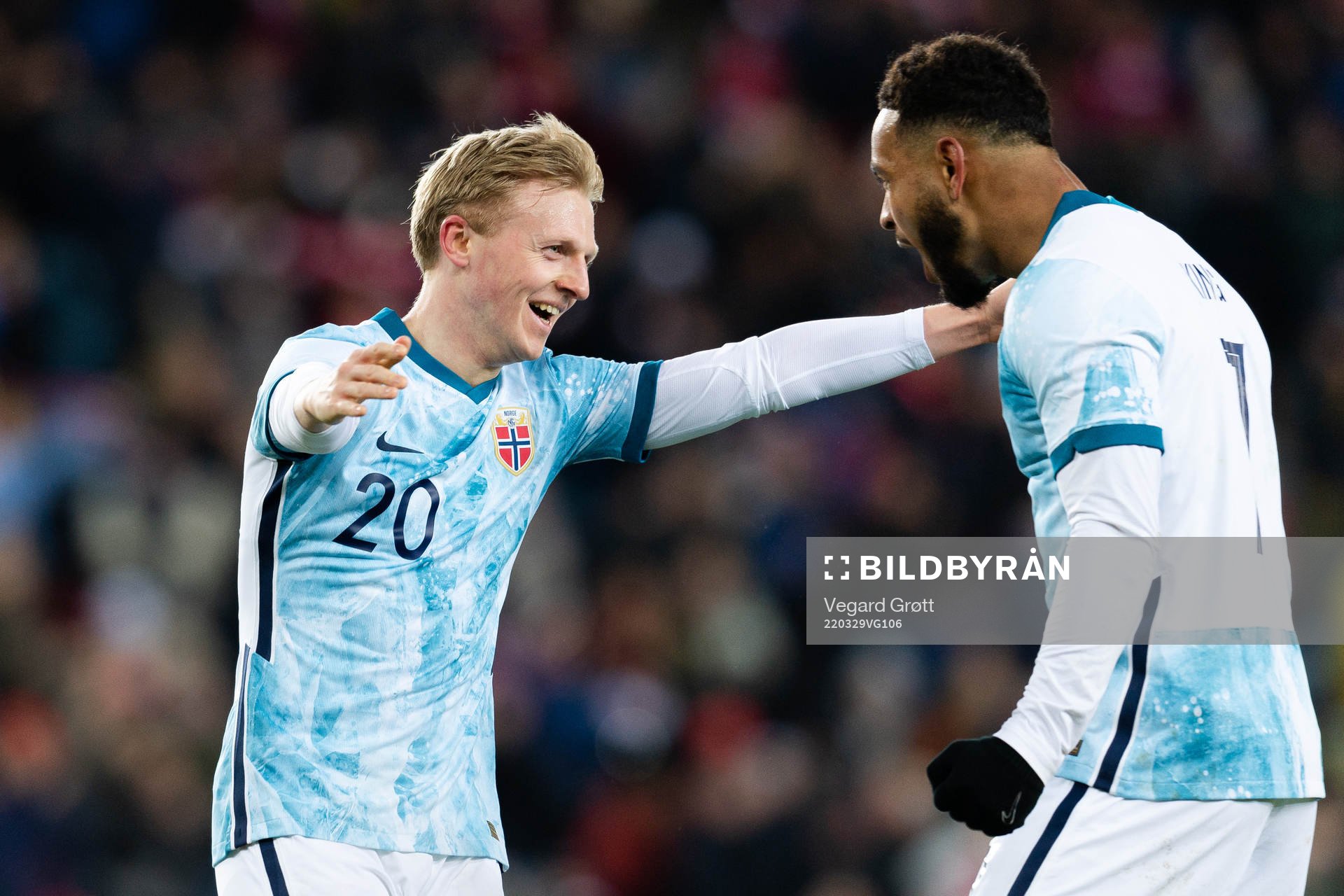 Mats Møller Dæhli and Joshua King of Norway celebrate the
