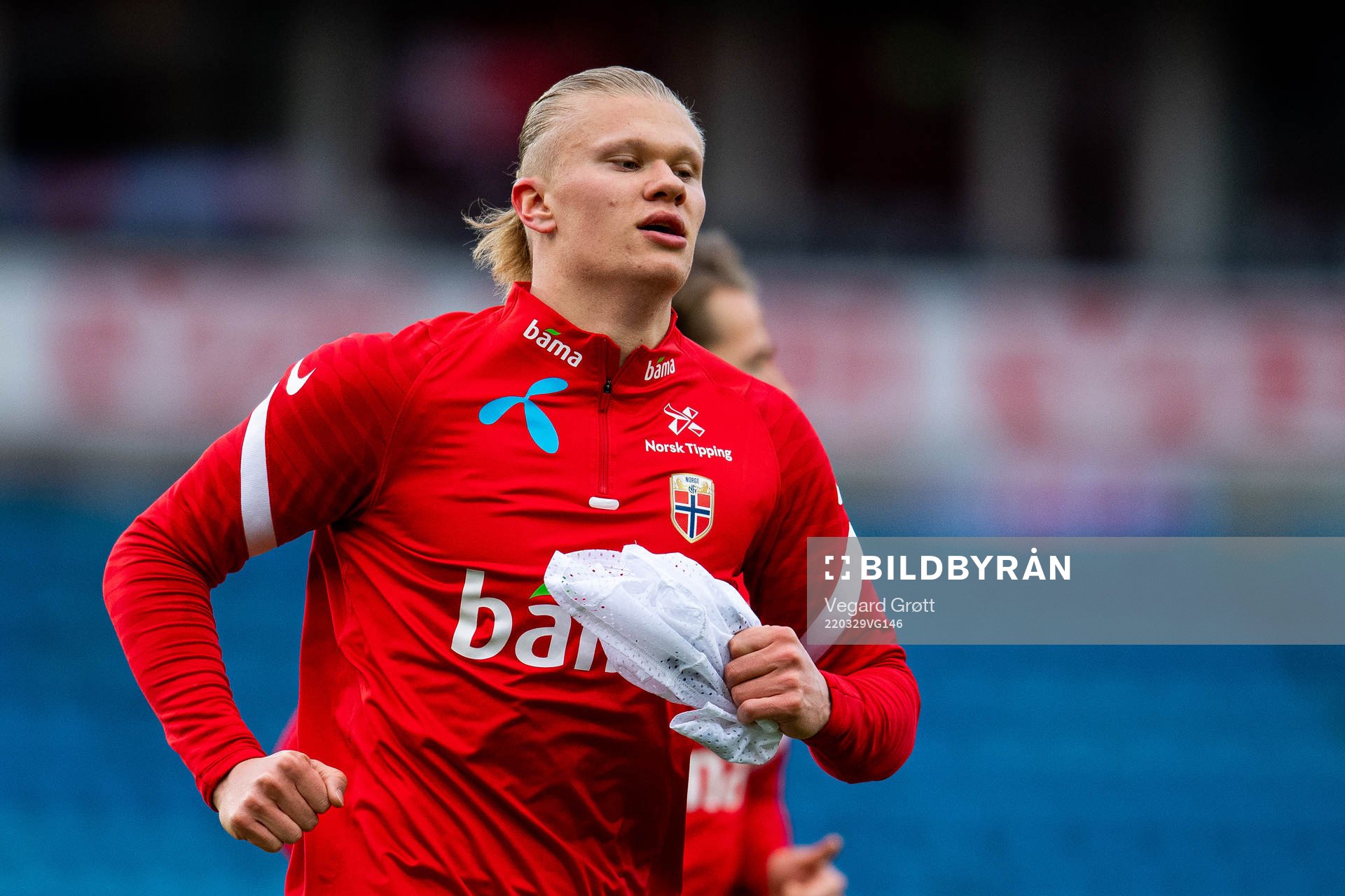 Erling Braut Haaland of Norway warms up