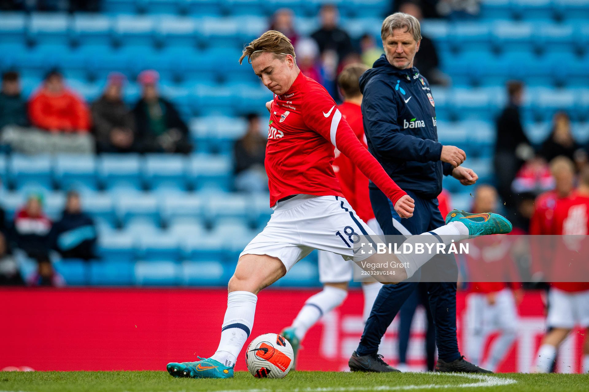 Kristian Thorstvedt of Norway warms up