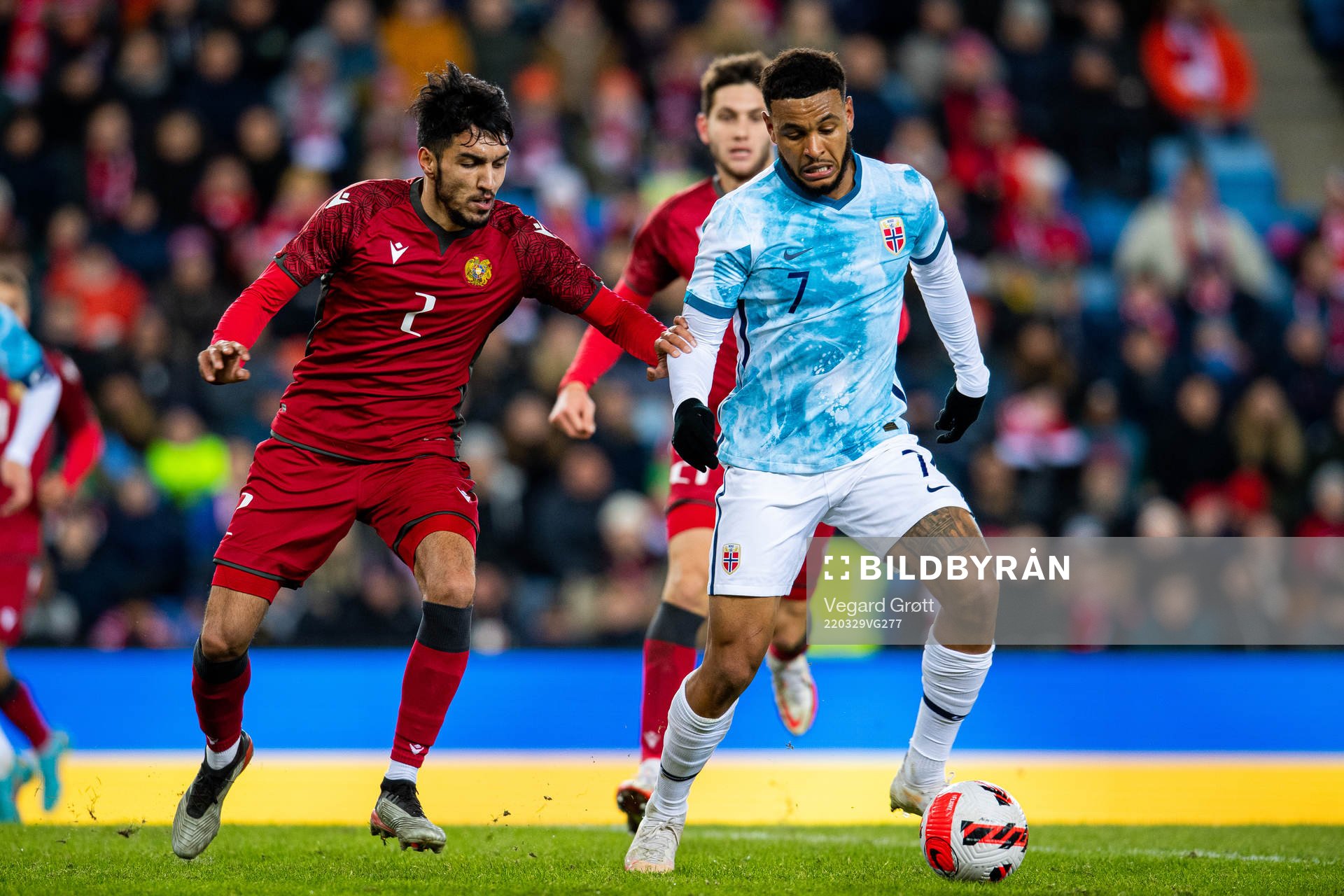 Hovhannes Nazaryan of Armenia and Joshua King of Norway