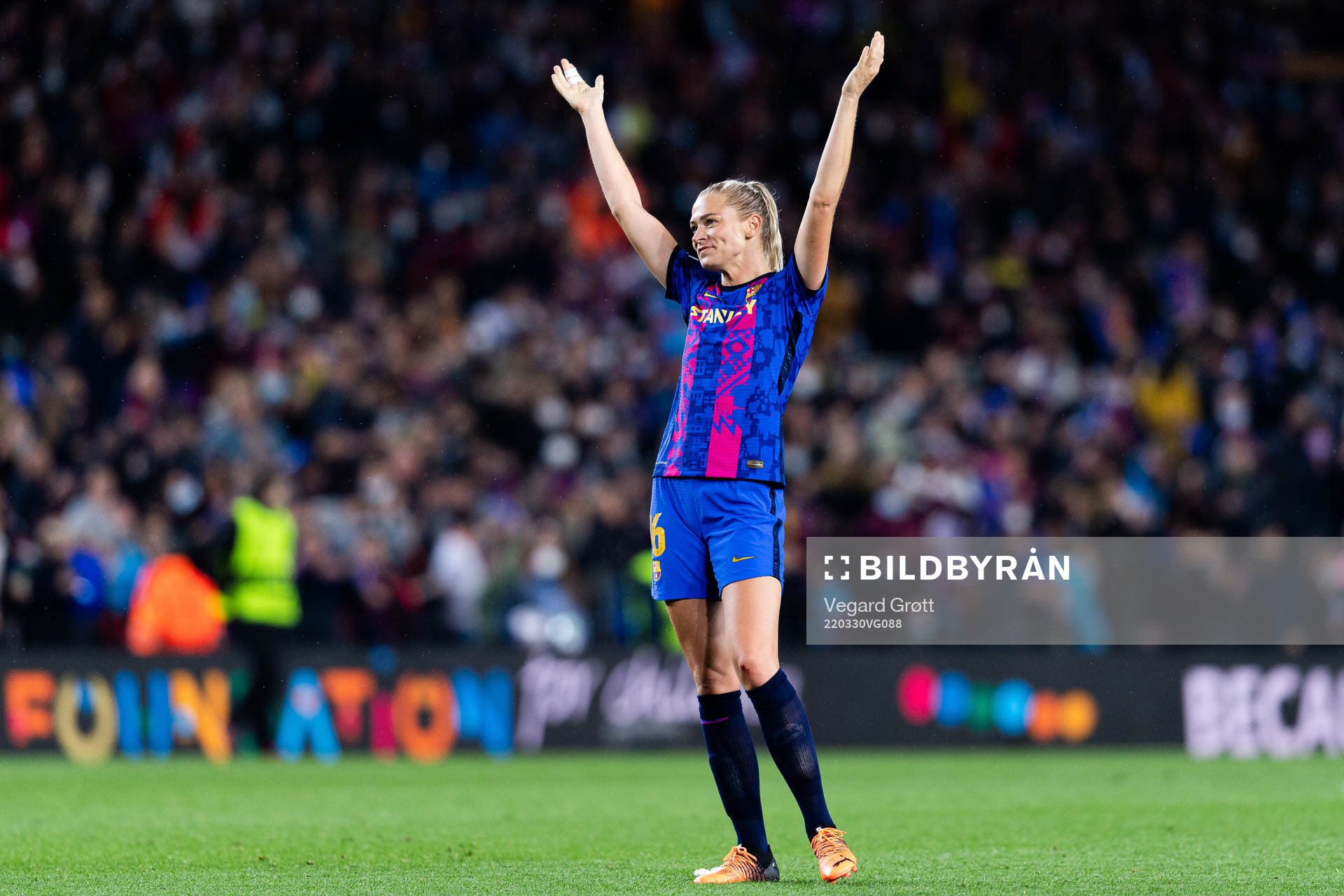 Fridolina Rolfö of Barcelona celebrates
