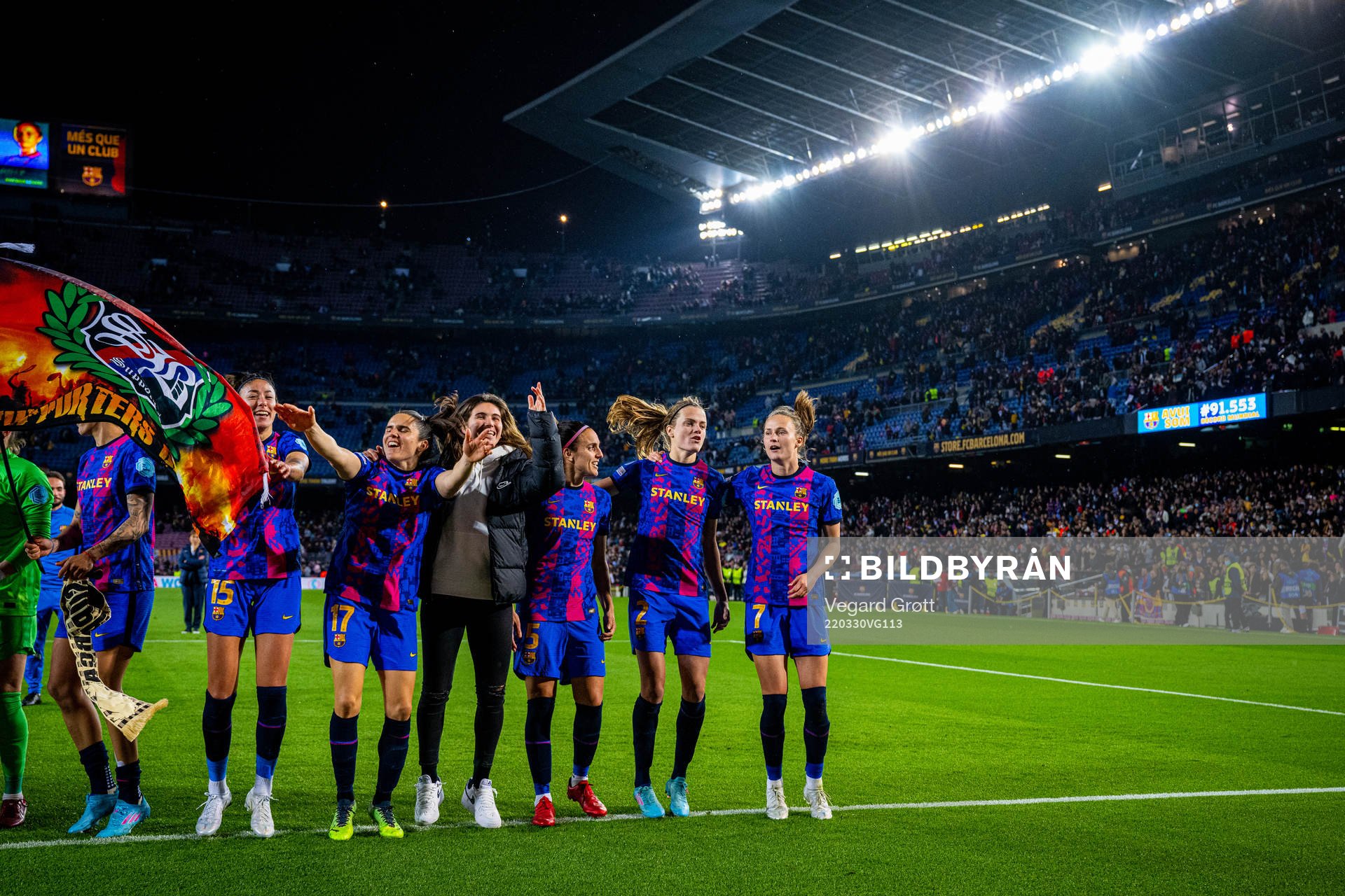 Irene Paredes, Caroline Graham Hansen and players of