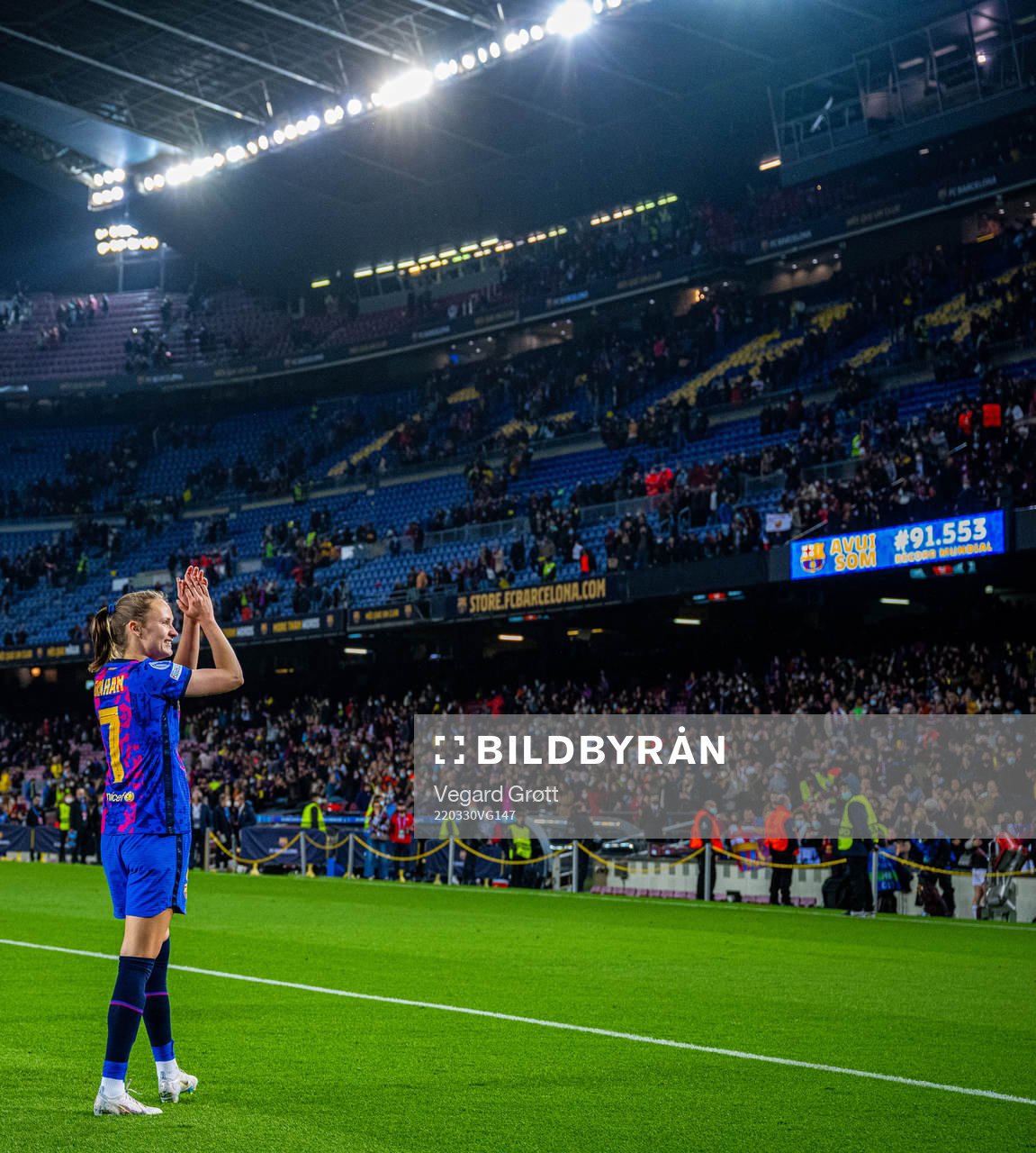 Caroline Graham Hansen of Barcelona celebrates